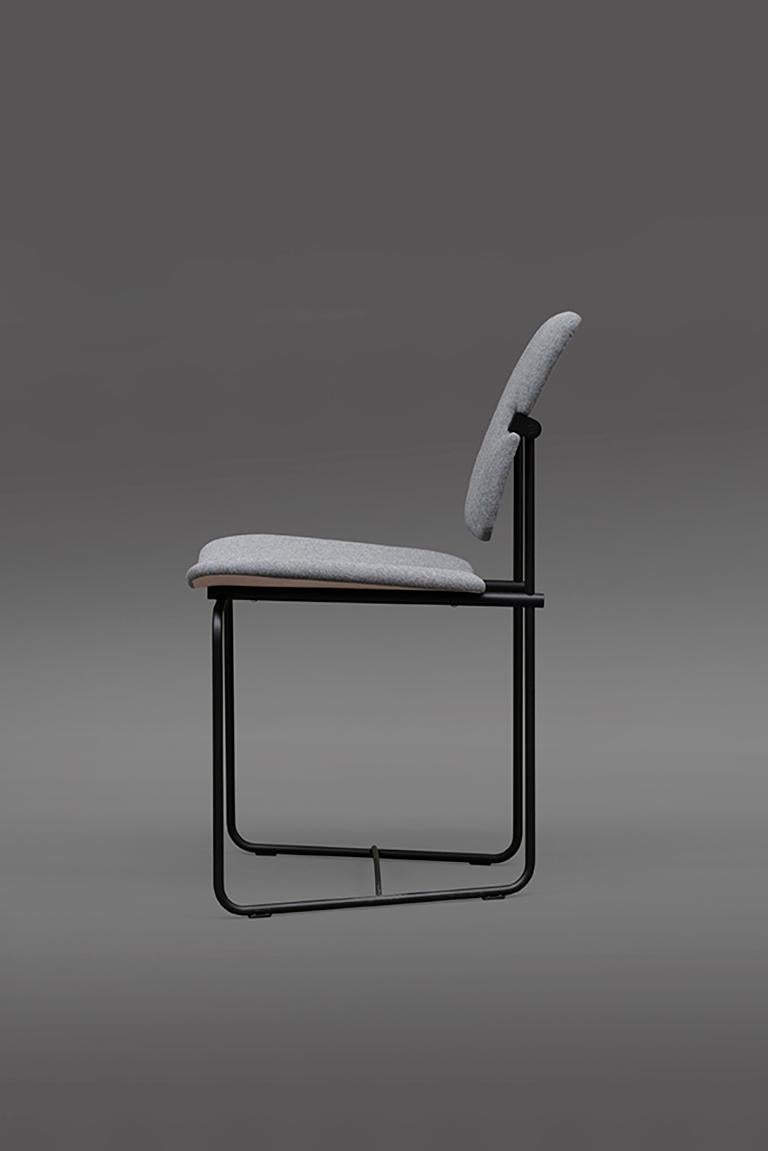 The Jodie SO2 was designed by Peter Ghyczy and created in the GHYCZY atelier in 1986. Ever since coming on the market in 1986, the Jodie S02 has remained a highly acclaimed GHYCZY design. This Bauhaus style chair features a dynamic composition of