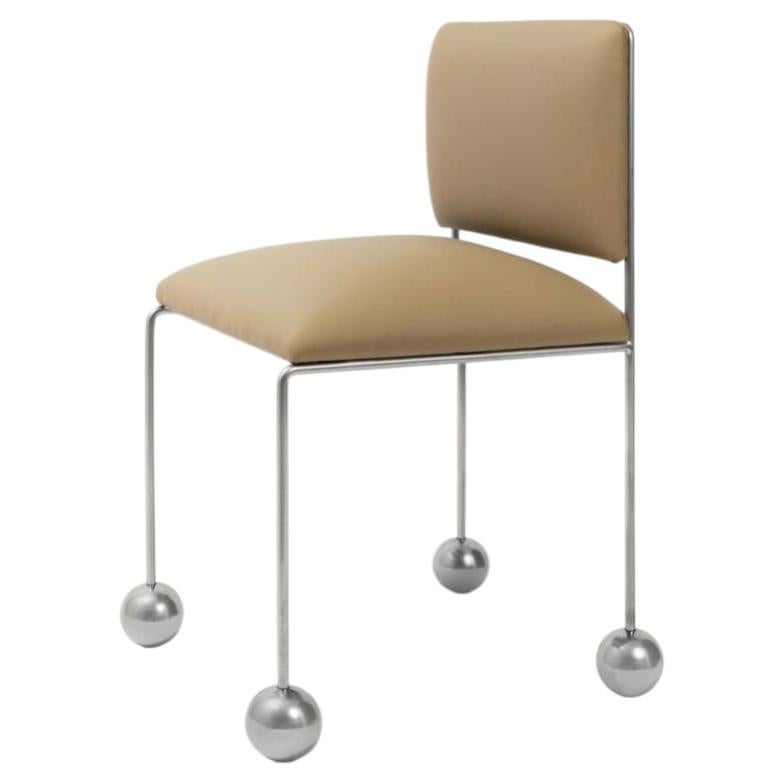 Sedia scultorea con base a sfera, pelle vegana, beige, stile postmoderno, Panorammma, Messico