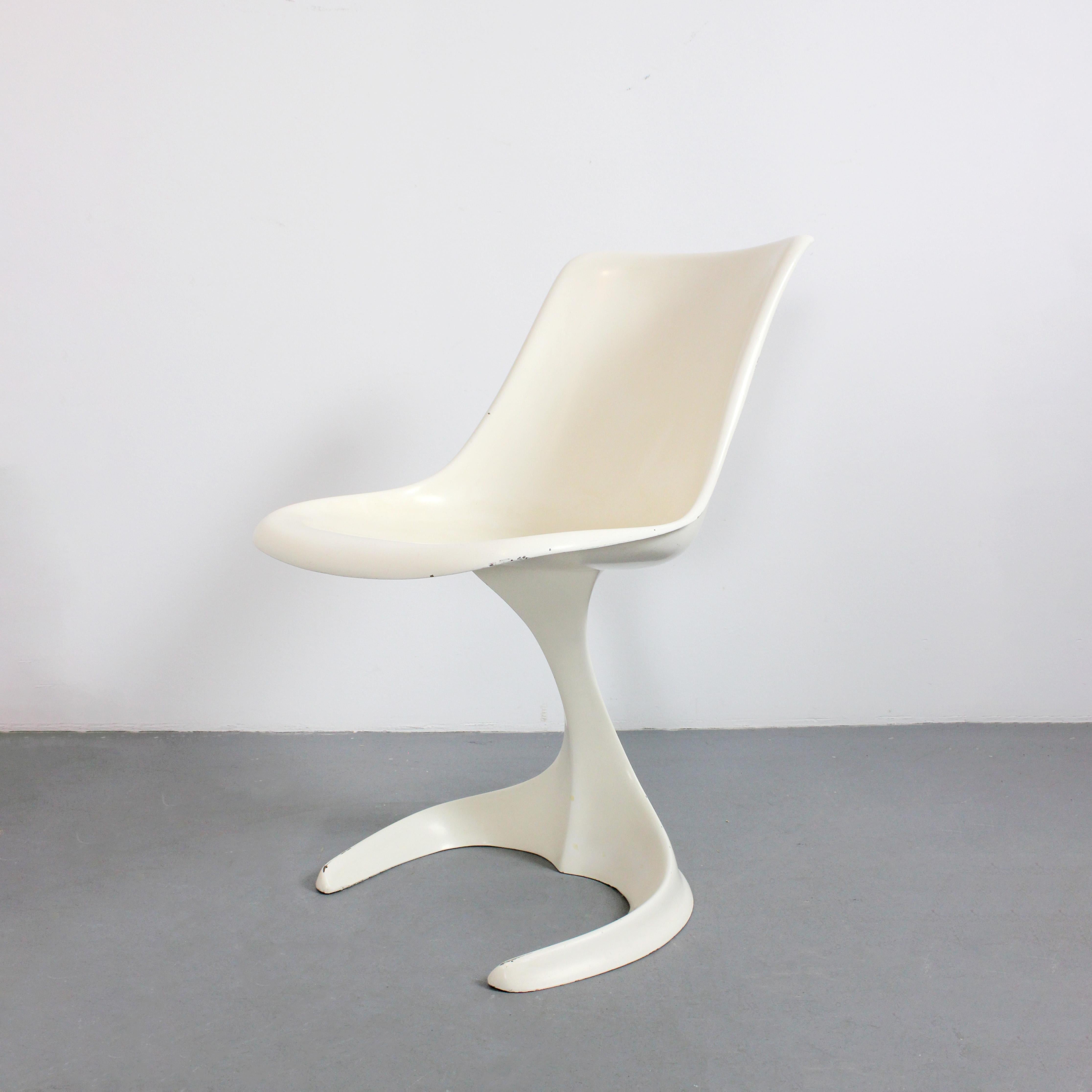 Stuhl mit Gestell aus Stahl und Fiberglas, cremeweiß lackiert - für Felpam - im Zustand „Gut“ im Angebot in Madrid, España