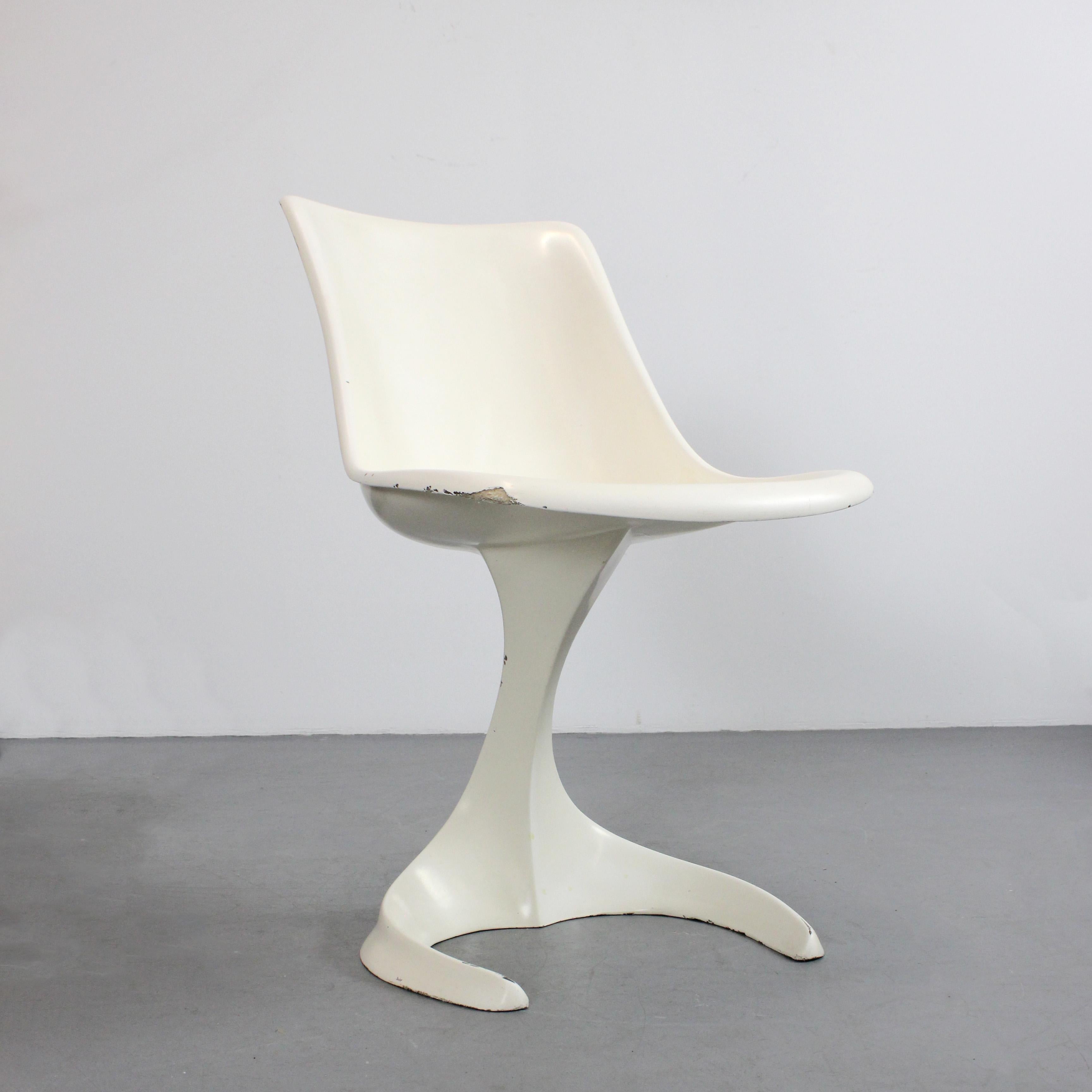 Stuhl mit Gestell aus Stahl und Fiberglas, cremeweiß lackiert - für Felpam - (Mitte des 20. Jahrhunderts) im Angebot