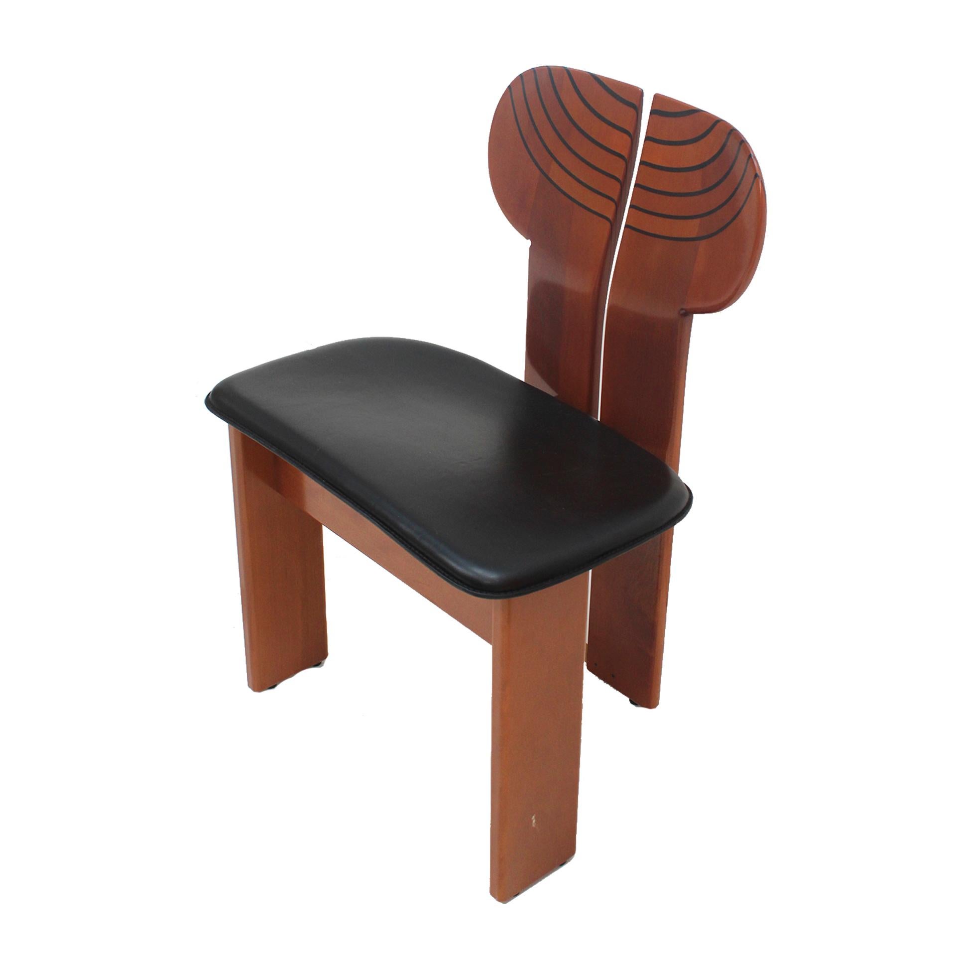Sillas de comedor italianas Africa Diseñadas por Afra & Tobia Scarpa Para Maxalto, años 70 en Bueno estado para la venta en Madrid, ES