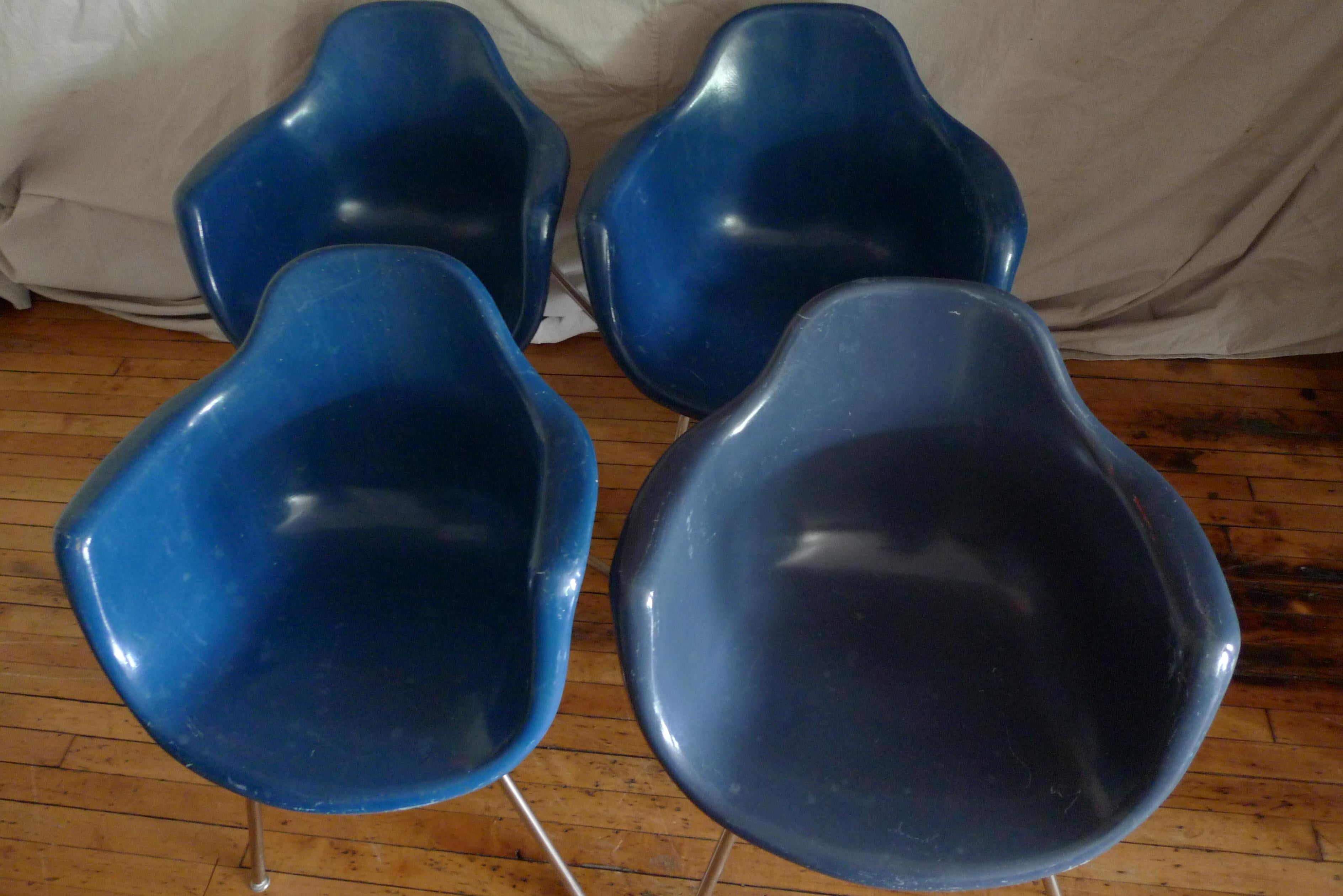 Chairs, Armchairs of Fiberglass by Krueger International, Set of Four 3