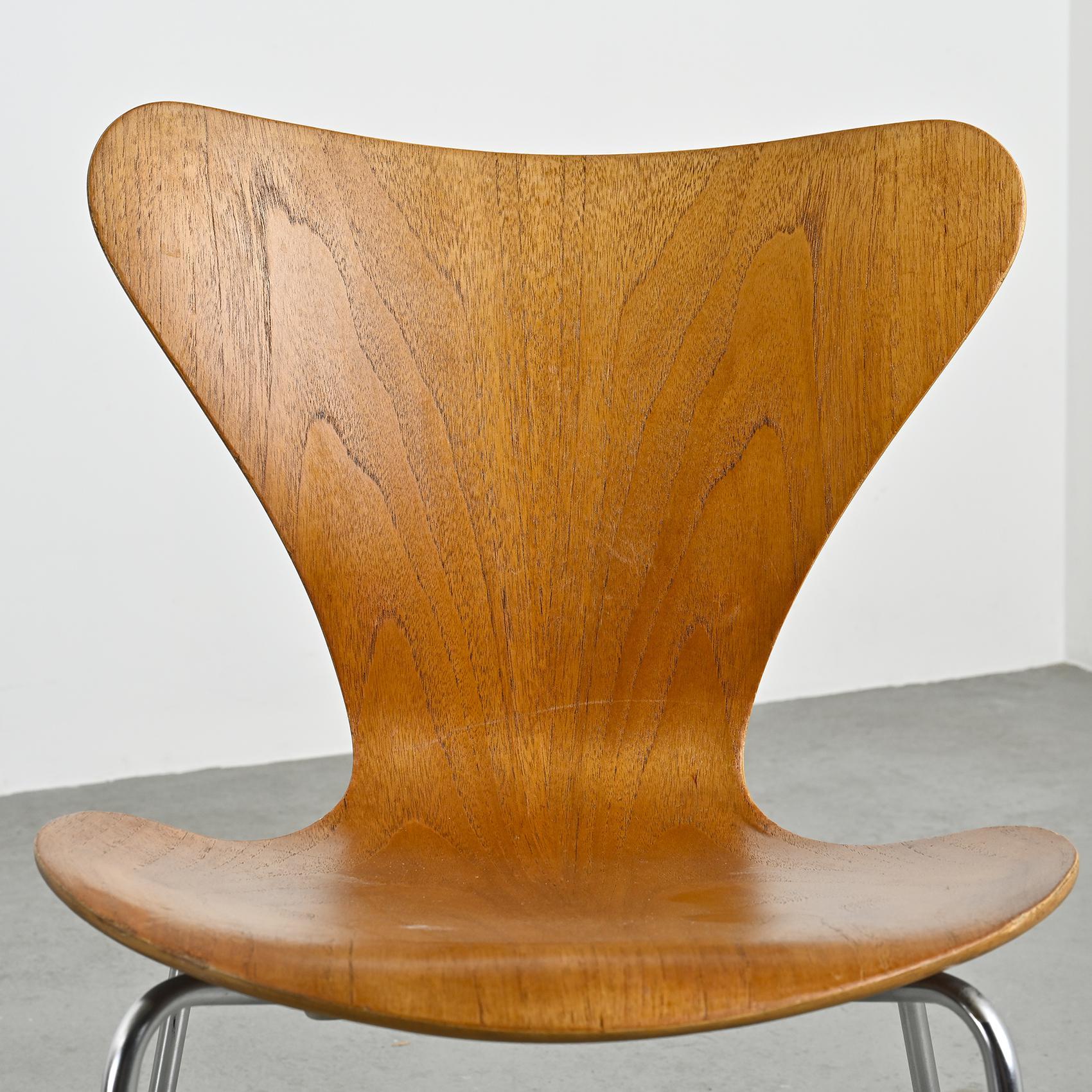 Chairs by Arne Jacobsen, Fritz Hansen circa 1970, Set of 6 In Good Condition For Sale In VILLEURBANNE, FR