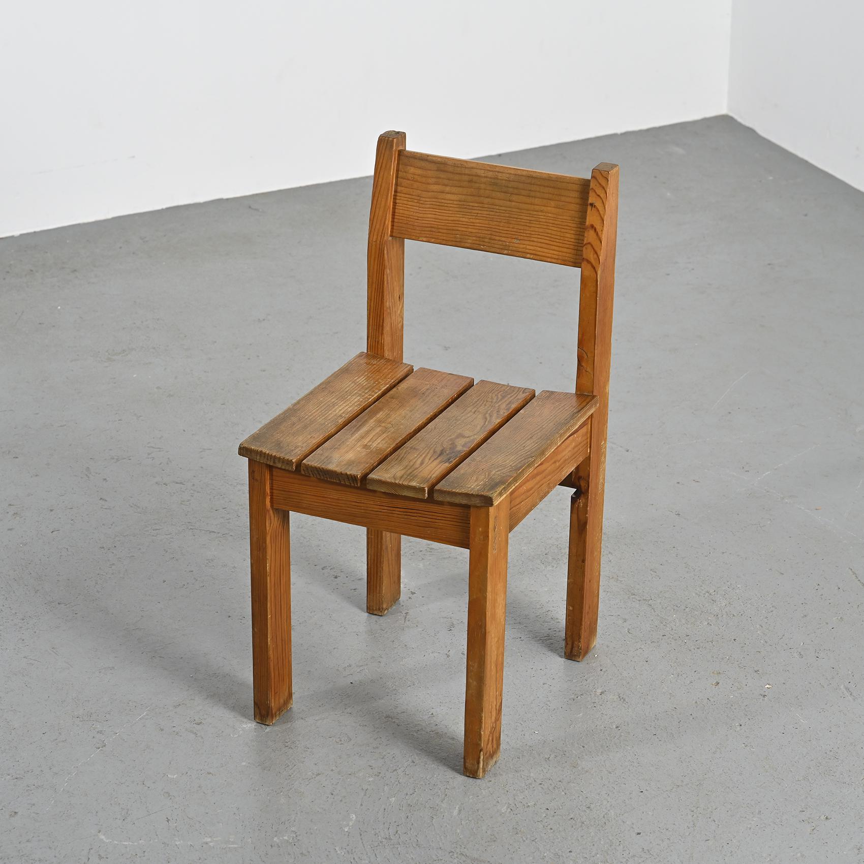 Chairs by Maison Regain for les Arcs, Set of 4, circa 1970 In Fair Condition In VILLEURBANNE, FR