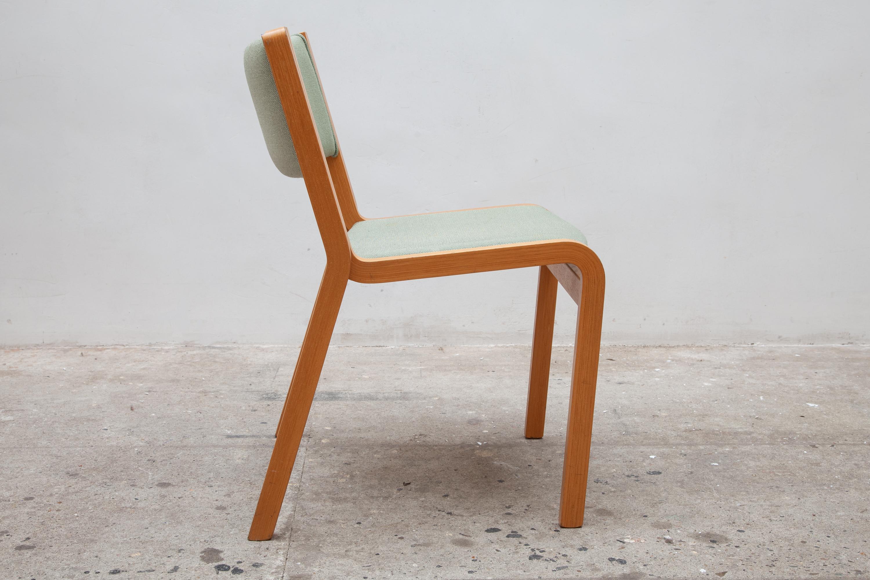 Mid-Century moderno Sedie di Rud Thygesen and Johnny Sorensen per Magnus Olesen, anni '70, Set di 24 in vendita