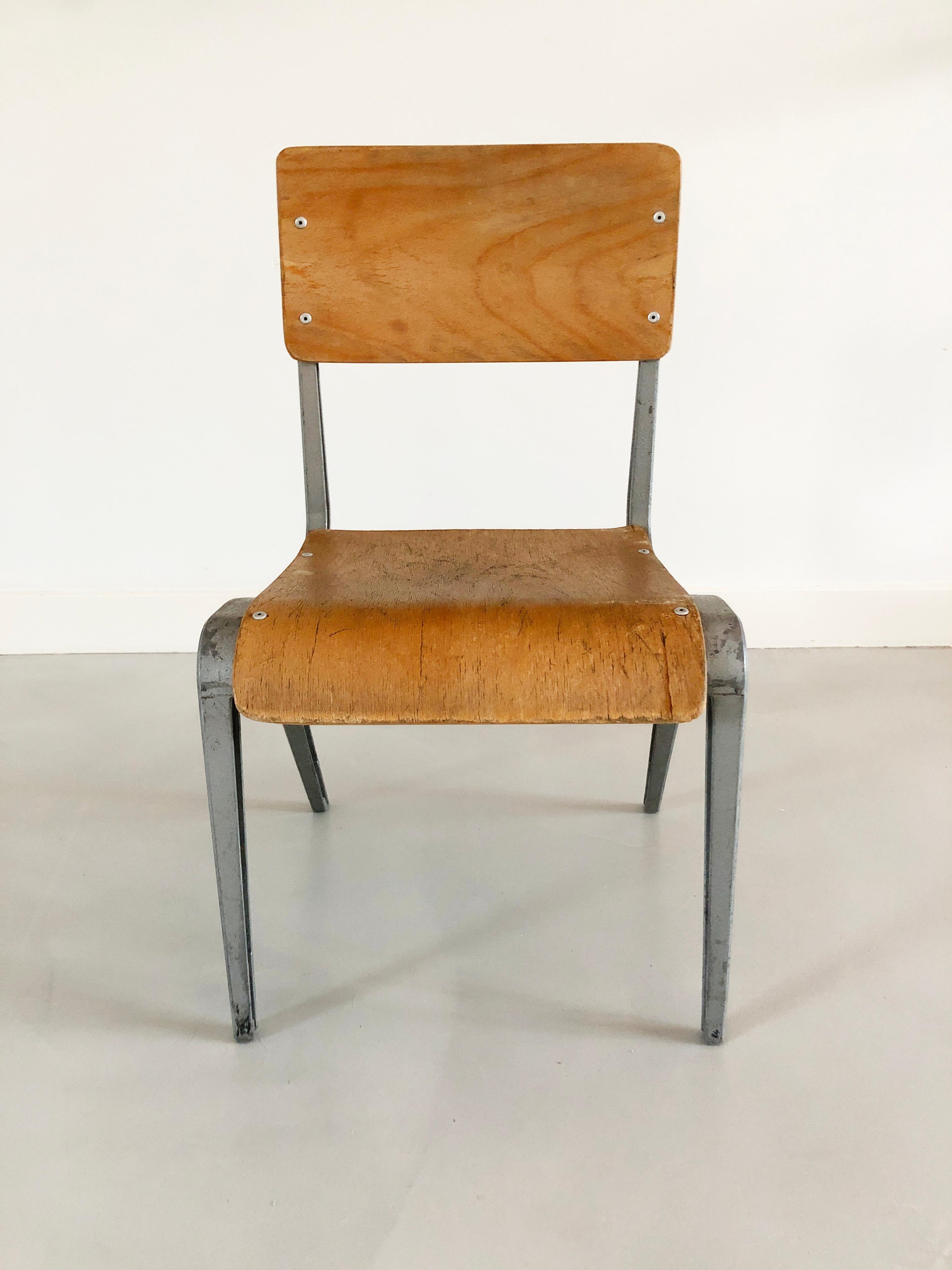 Stühle entworfen James Leonard 1950er Jahre für Esavian Esa im Angebot 8