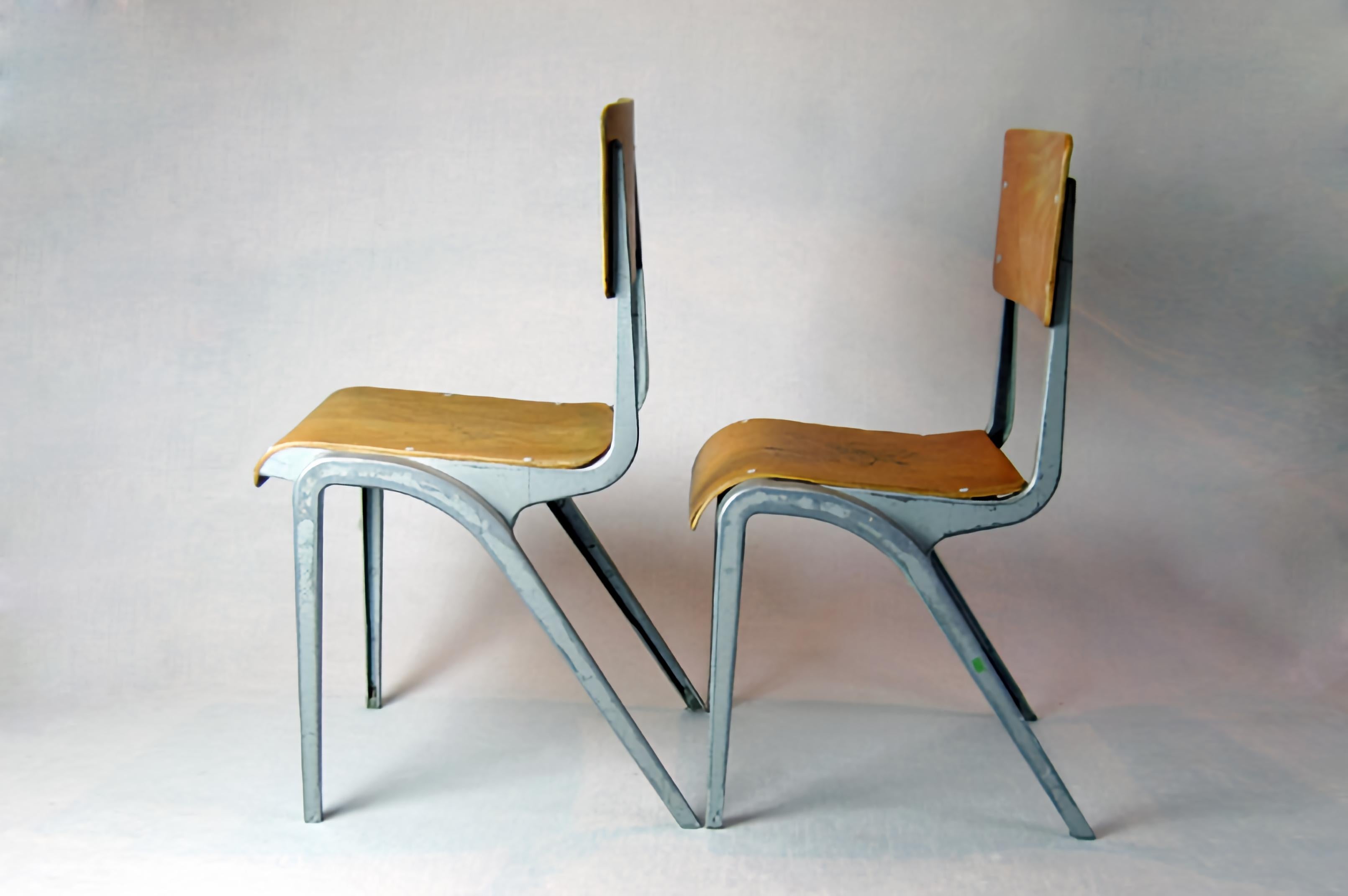 Stühle entworfen James Leonard 1950er Jahre für Esavian Esa im Angebot 11