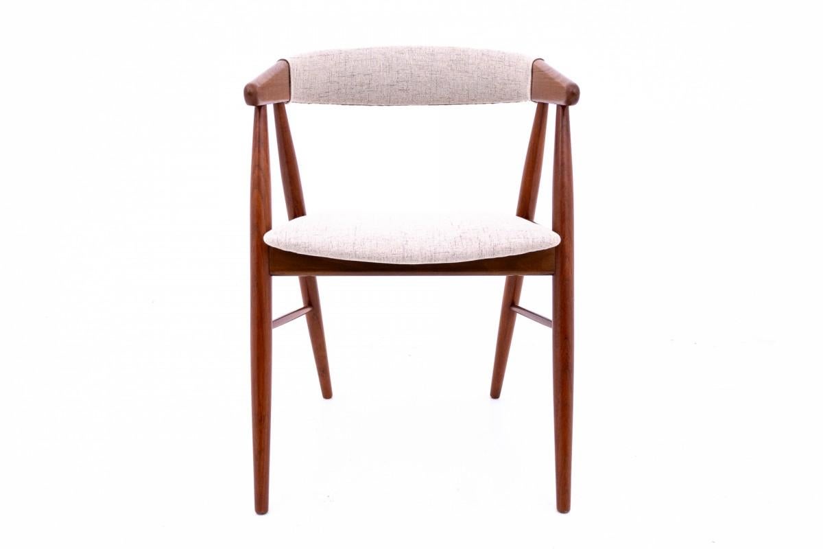 Mid-20th Century Chairs designed by Ejner Larsen & Aksel Bender Madsen, Denmark, 1960s. After ren For Sale