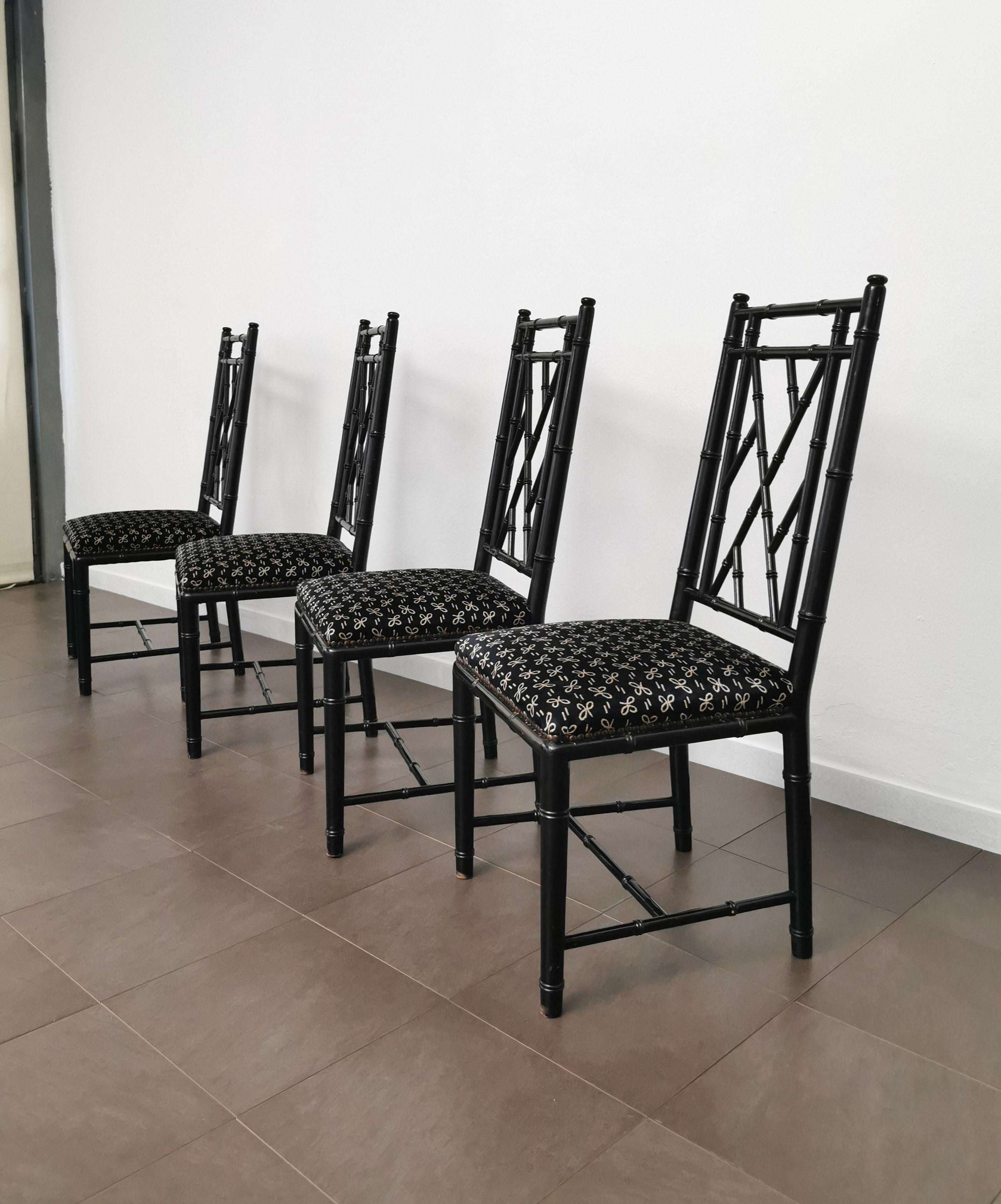 Dining Chairs Wood Velvet Mid-Century Modern Italian Design 1980s Set of 4 In Good Condition For Sale In Palermo, IT