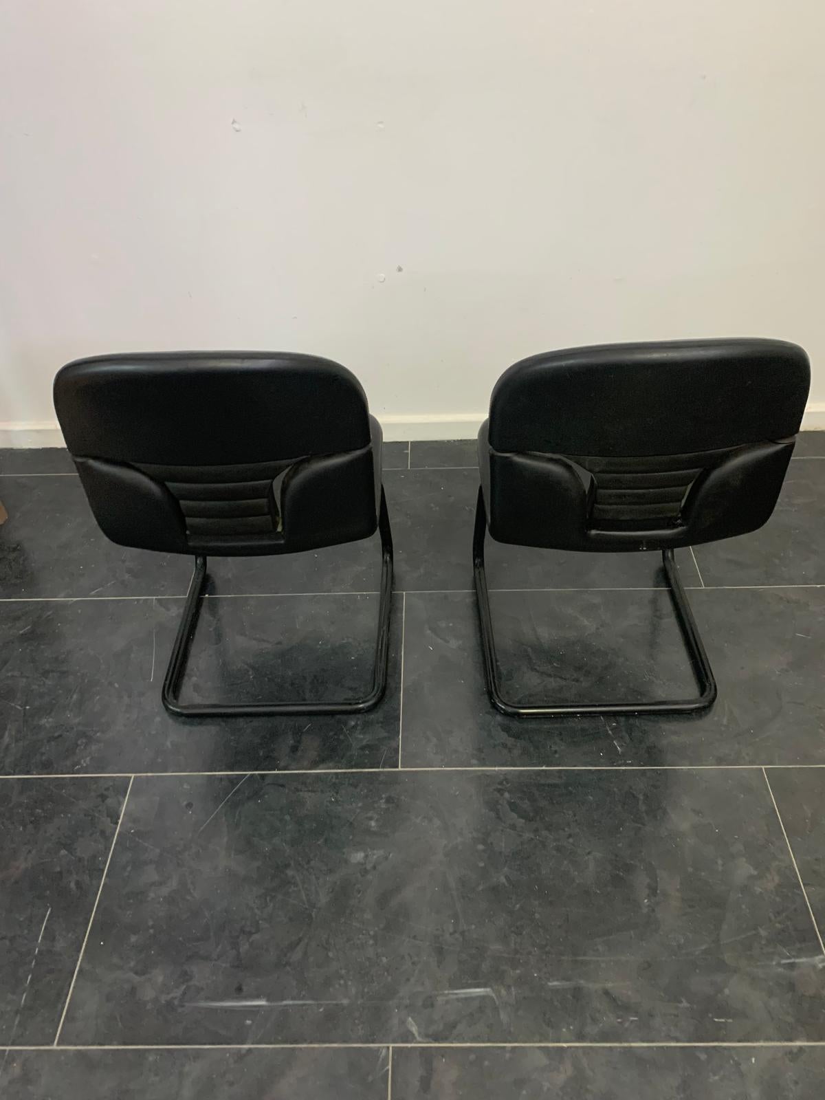 Chairs in Painted Metal and Leather, 1970s, Set of 2 For Sale 2