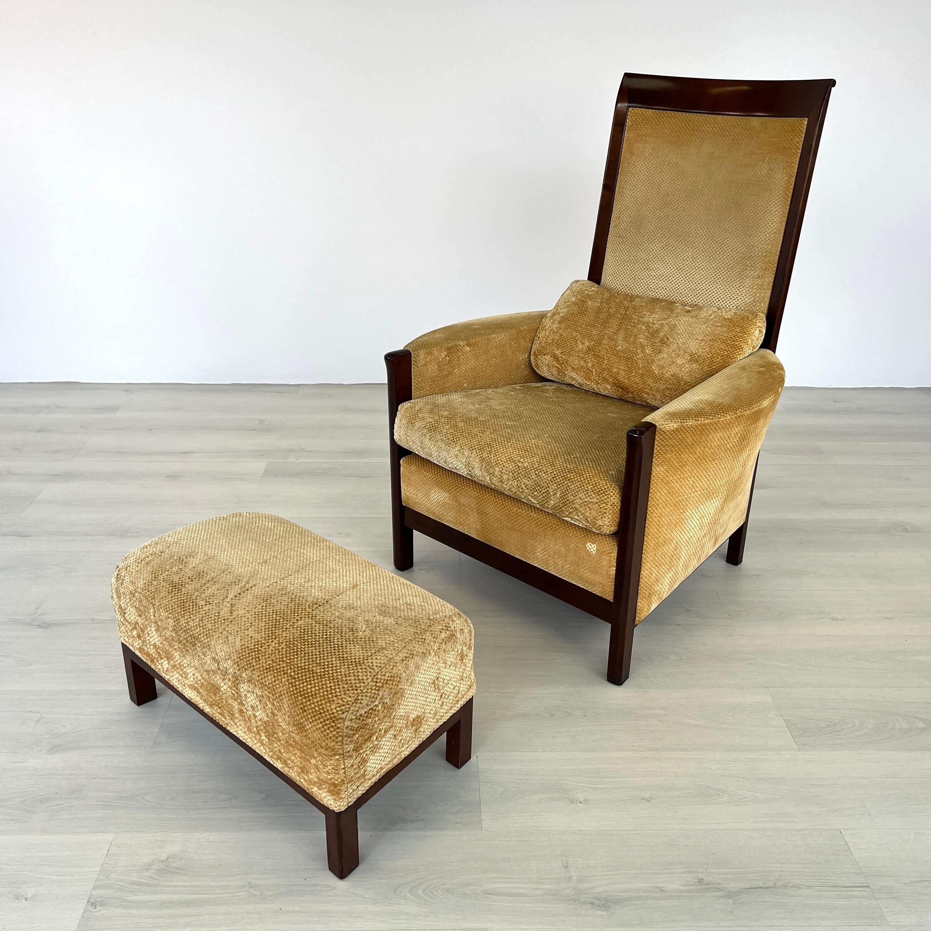 Chairs with Ottomans by Umberto Asnago for Giorgetti – Set of 2 In Good Condition For Sale In Bridgeport, CT