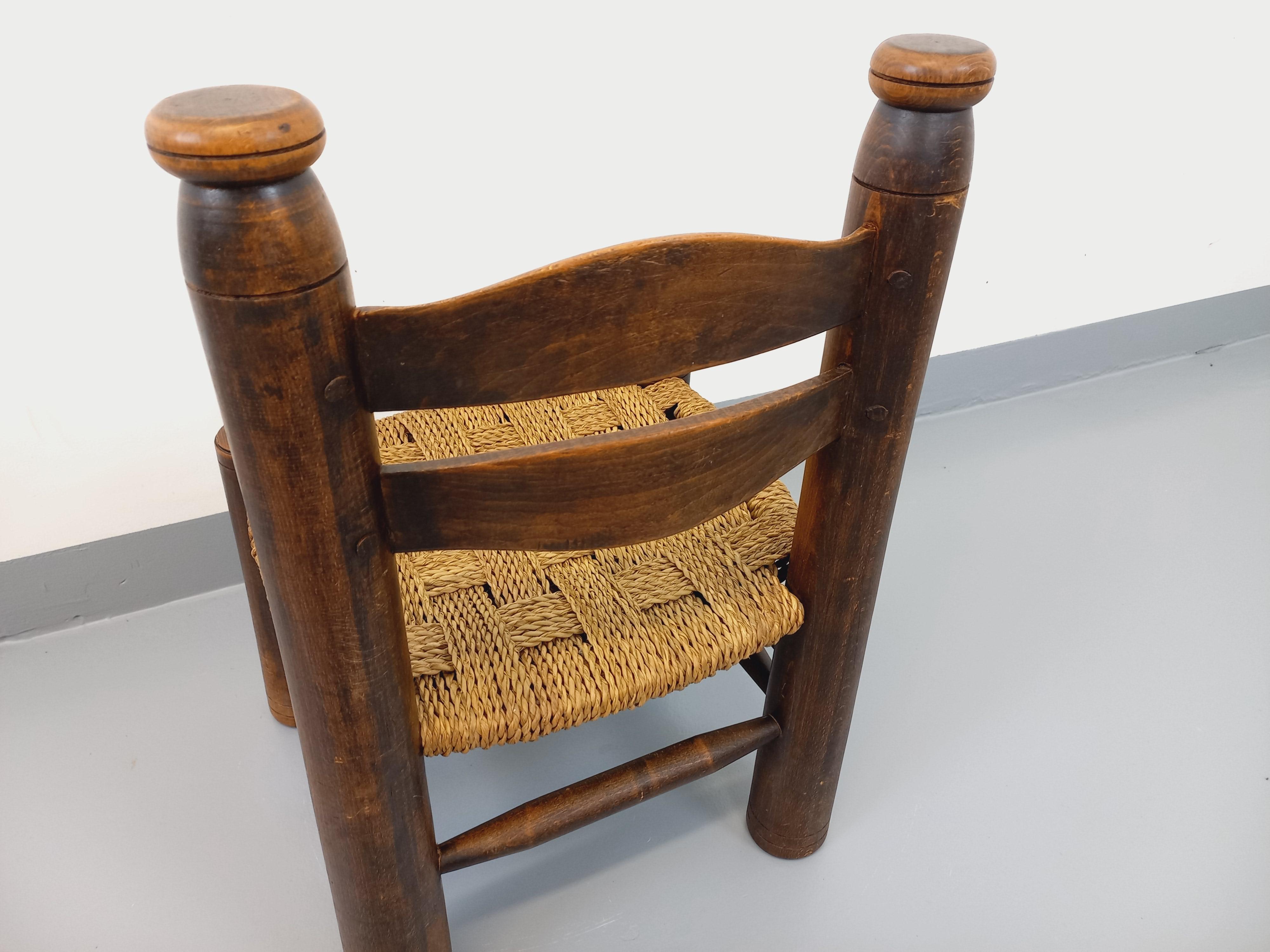 Chaise basse brutaliste Charles Dudouyt vintage en bois et paille For Sale 5