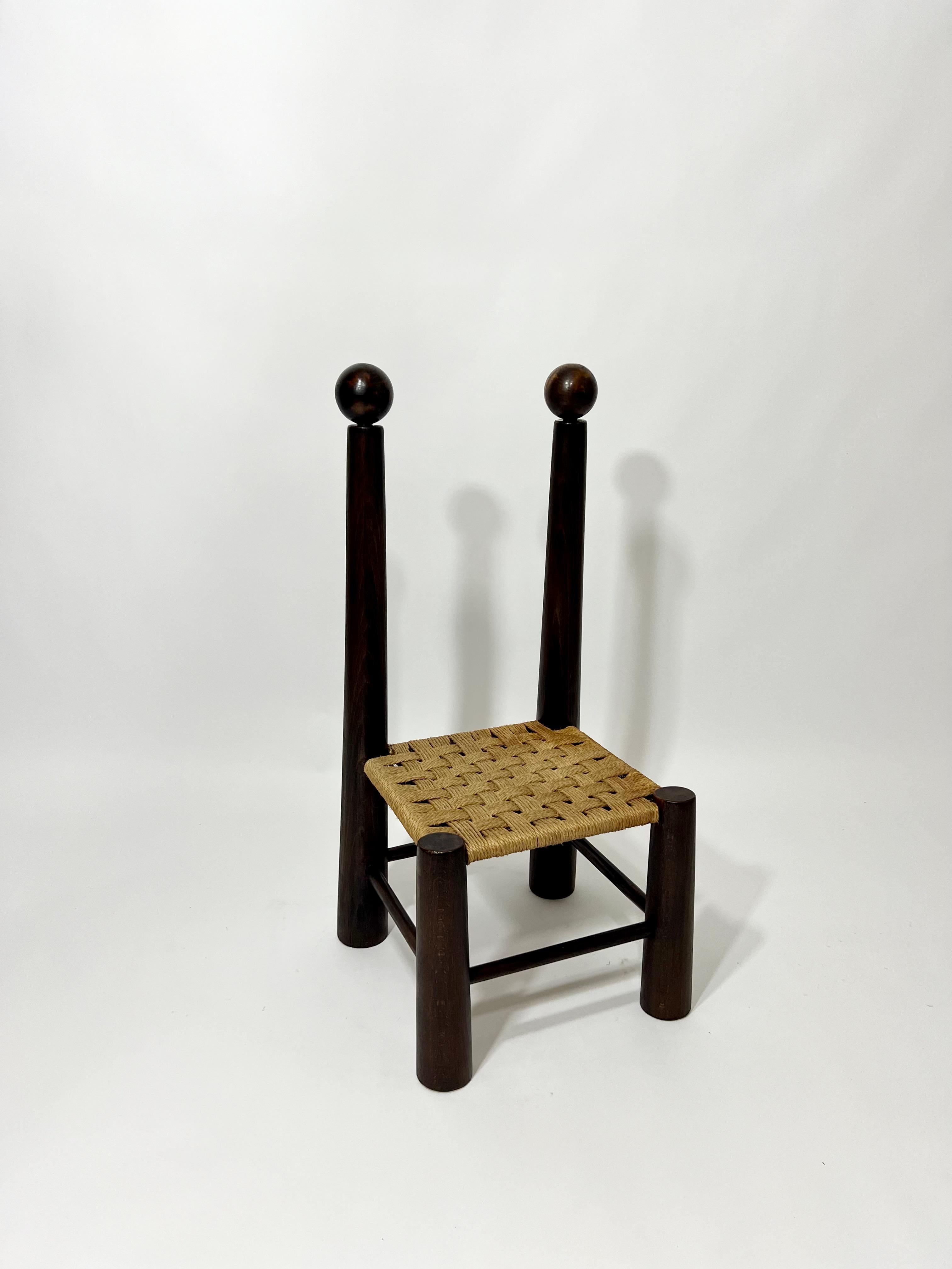 Corde Chaise basse en bois massif et corde tréssée dans le goût de Charles Dudouyt en vente