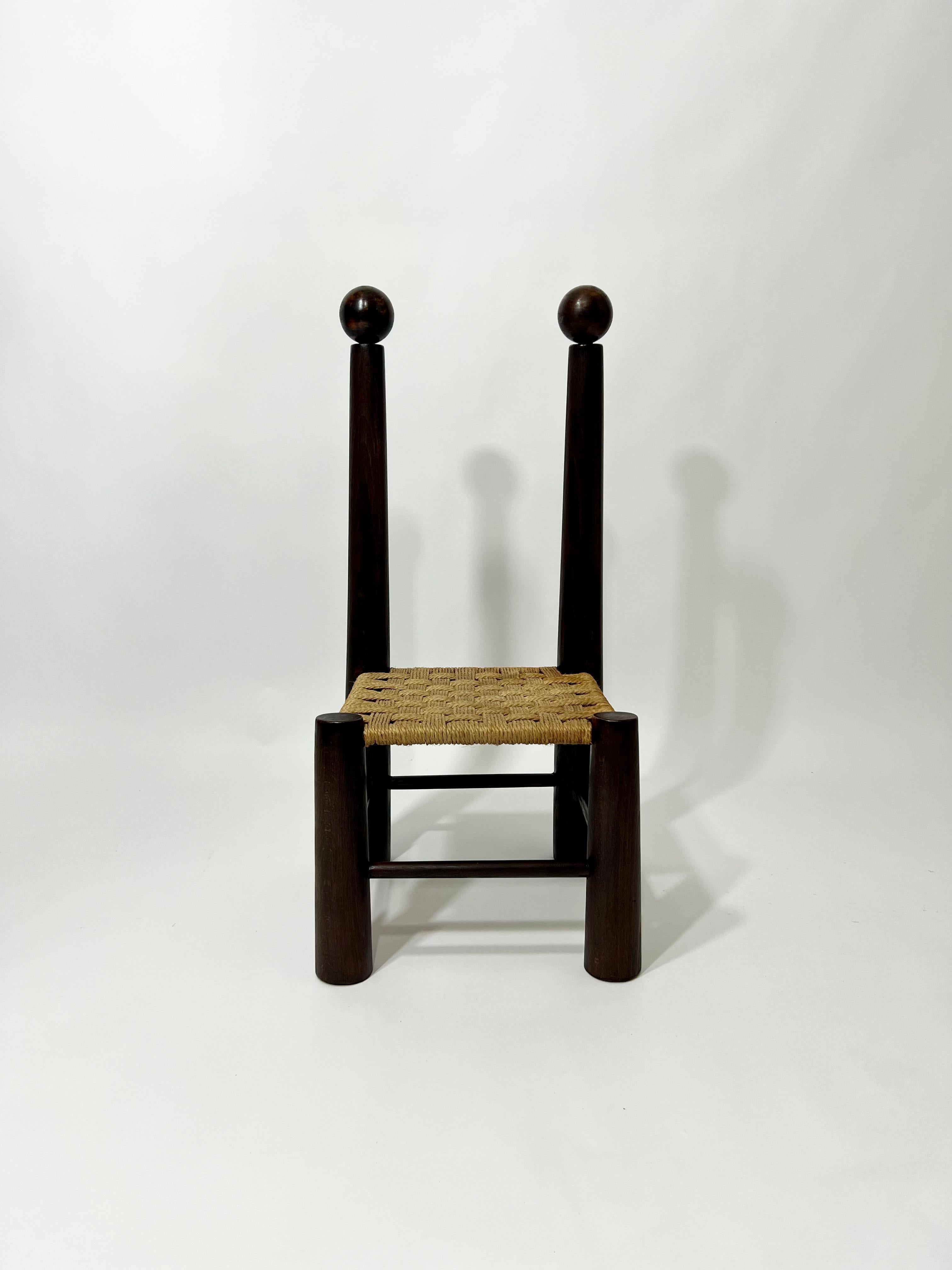 Chaise basse en bois massif et corde tréssée dans le goût de Charles Dudouyt en vente 1