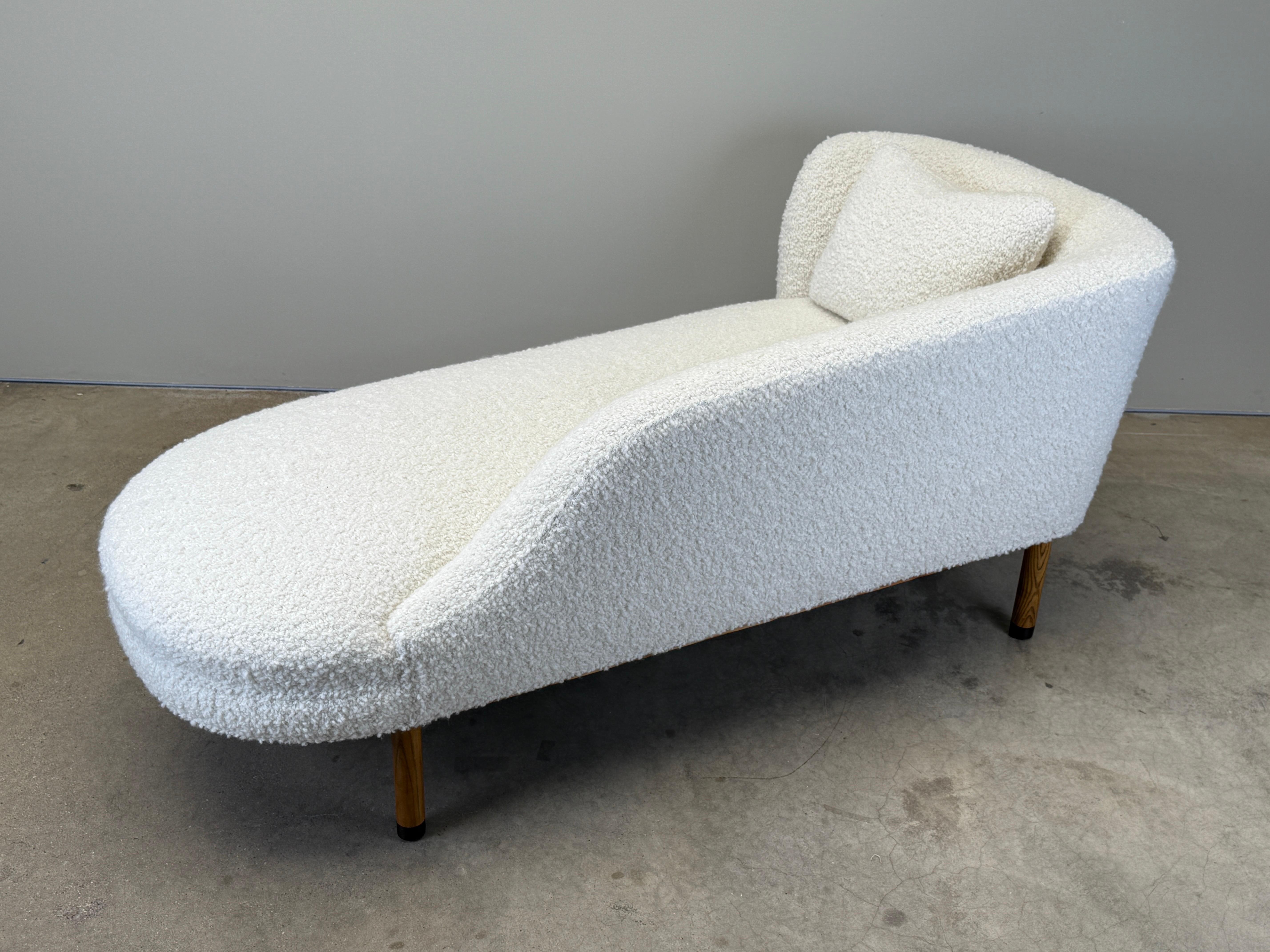Chaise by Edward Wormley for Dunbar In Good Condition For Sale In Dallas, TX