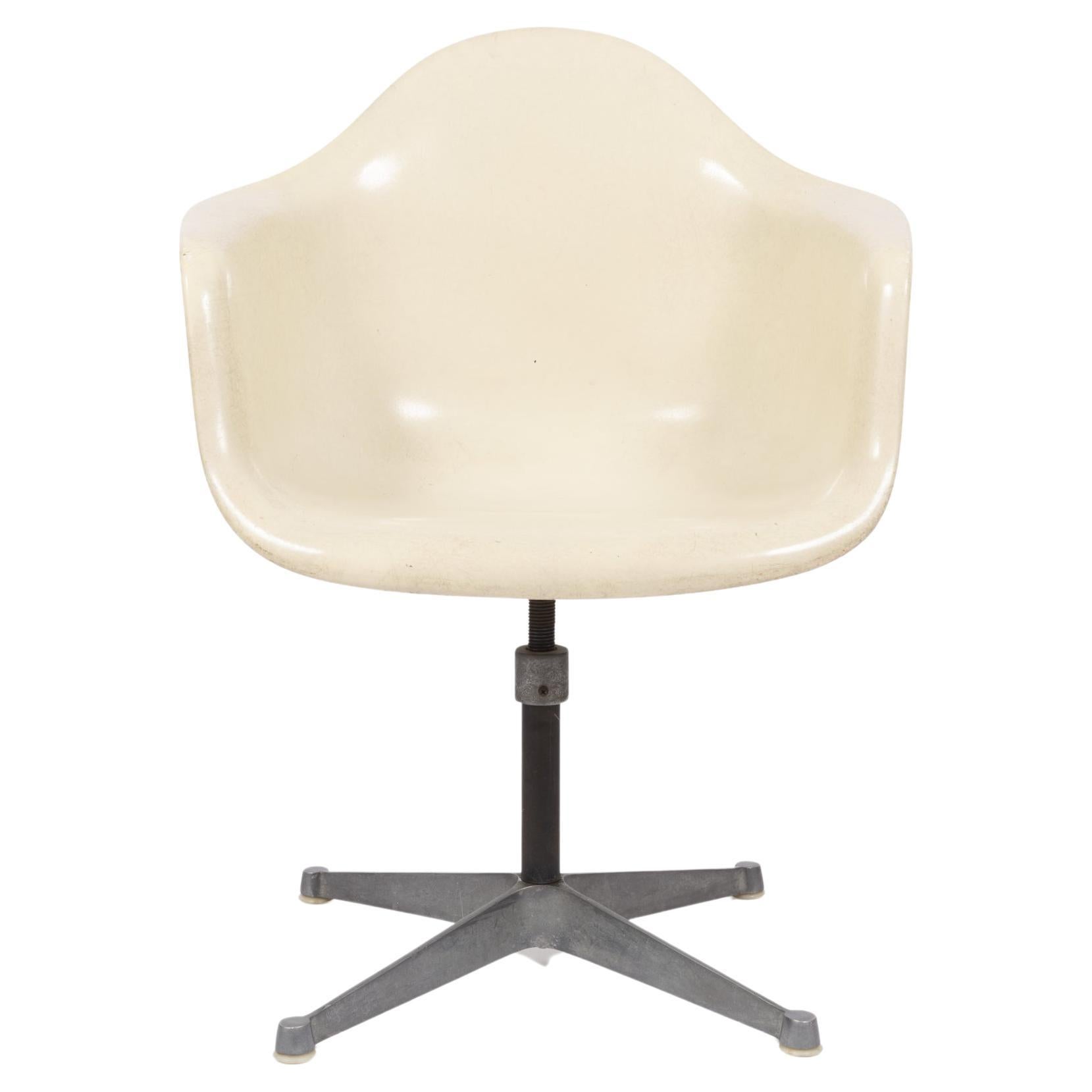 Chaise de Bureau “PAC” Par Charles & Ray Eames Pour Herman Miller, 1960 For Sale