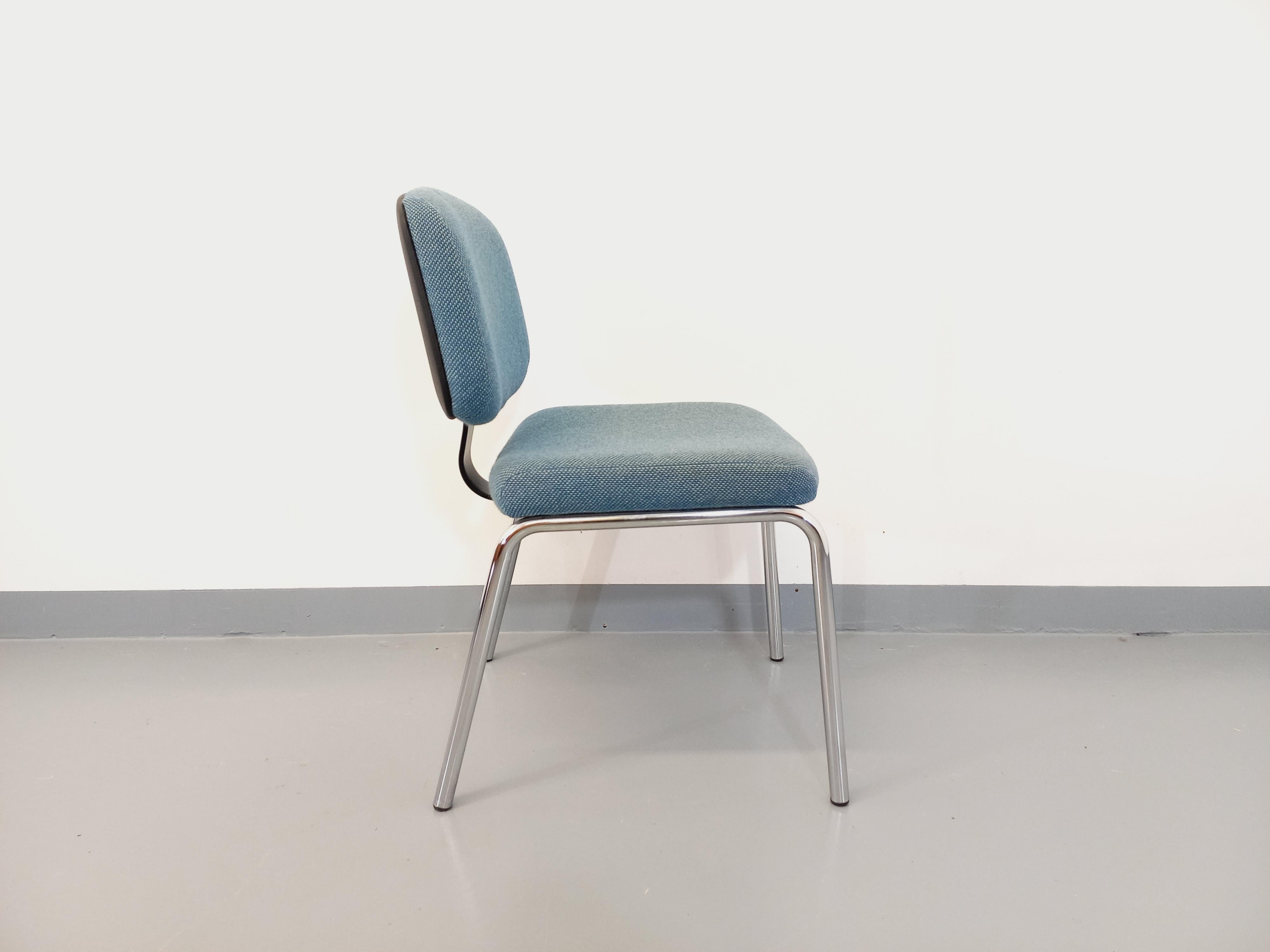 Late 20th Century Chaise de bureau vintage en tissu et chrome des années 70 For Sale