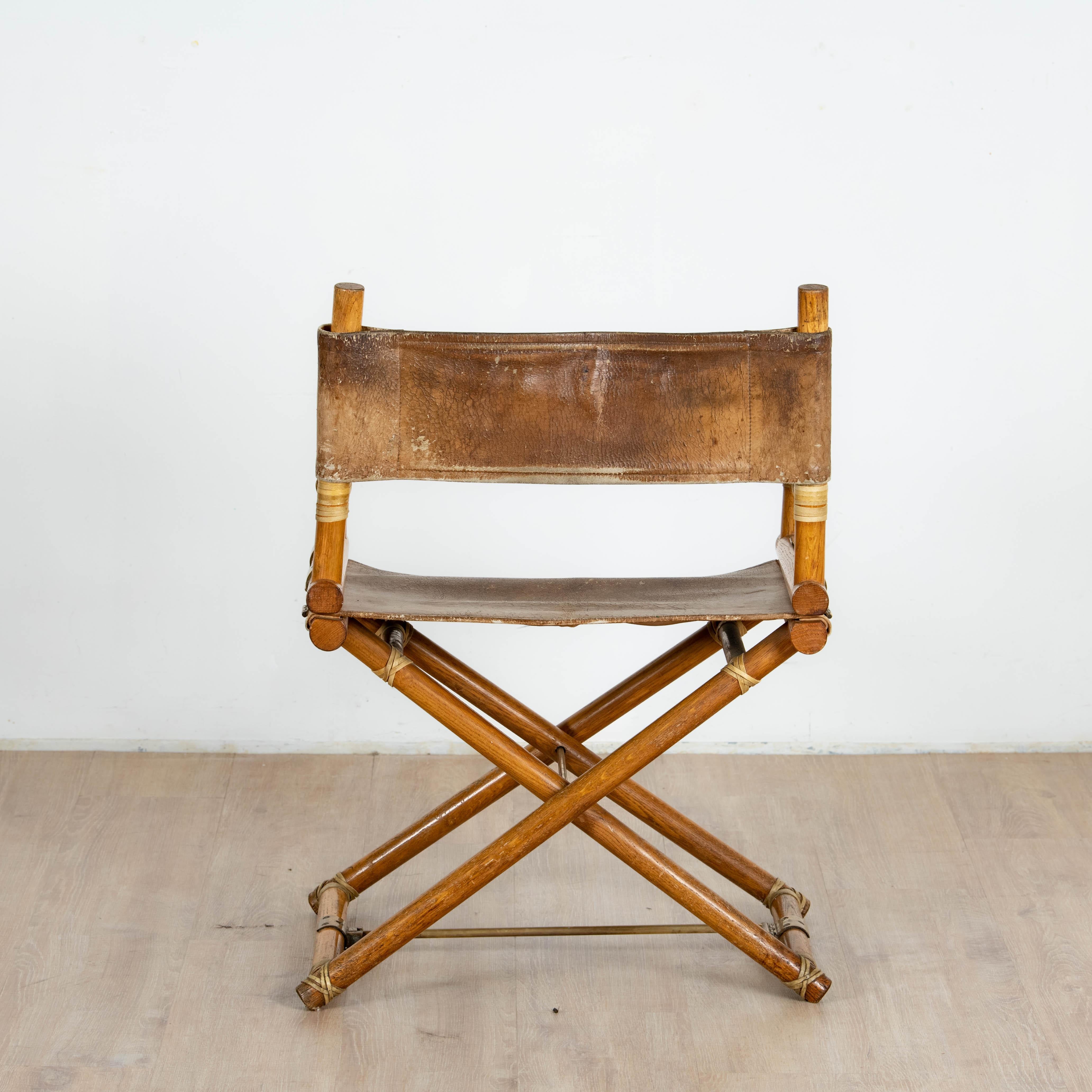 Chaise de réalisateur Lyda Levi McGuire en bois et cuir avec détails en laiton, 1970.

Cuire et bois d'époque la chaise réalisateur est sous son meilleur jour grace au design de Lyda levi au éditions McGuire. travail italien des annees 1970.