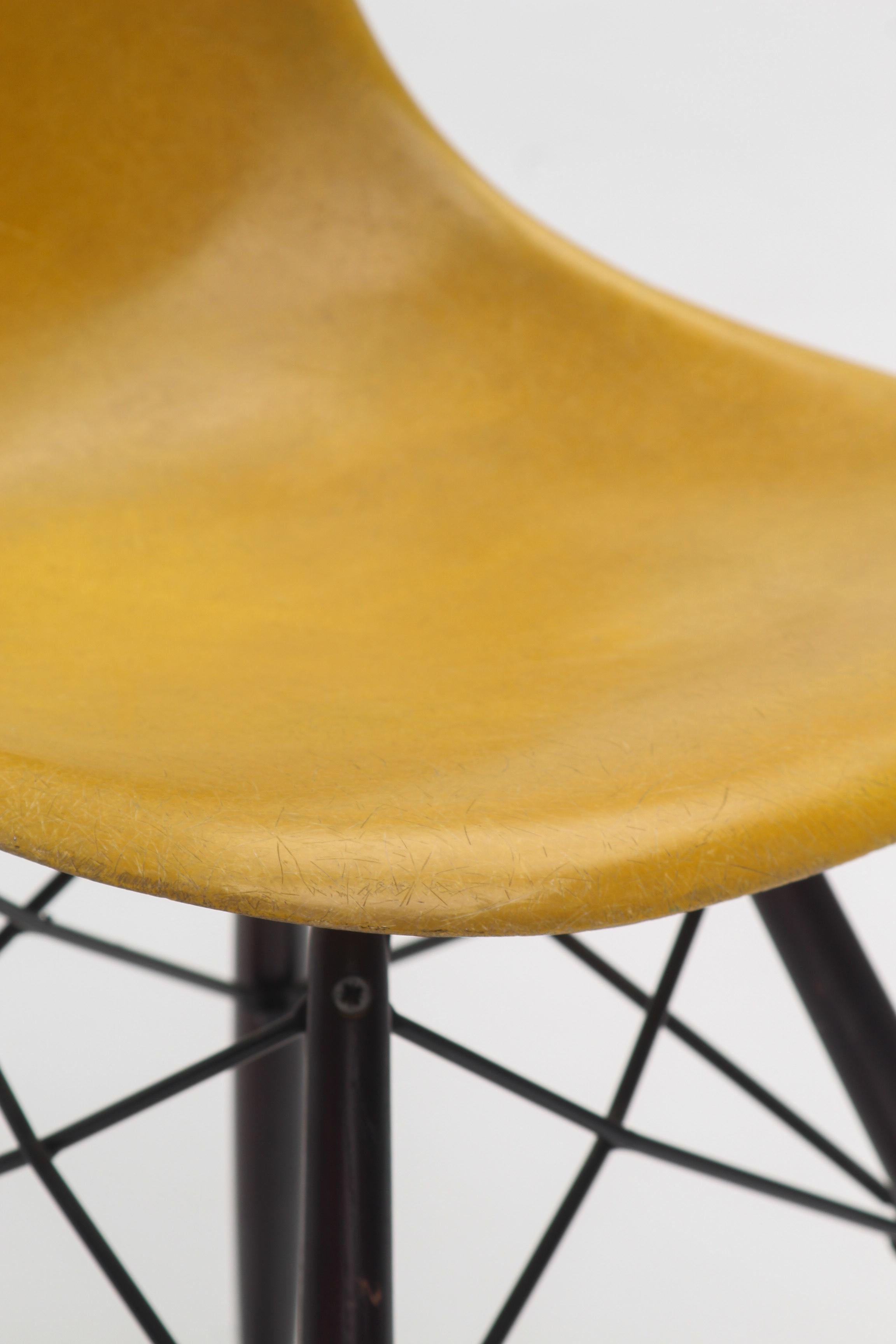 Chaise DSW par Charles & Ray Eames, édition Herman Miller im Angebot 6