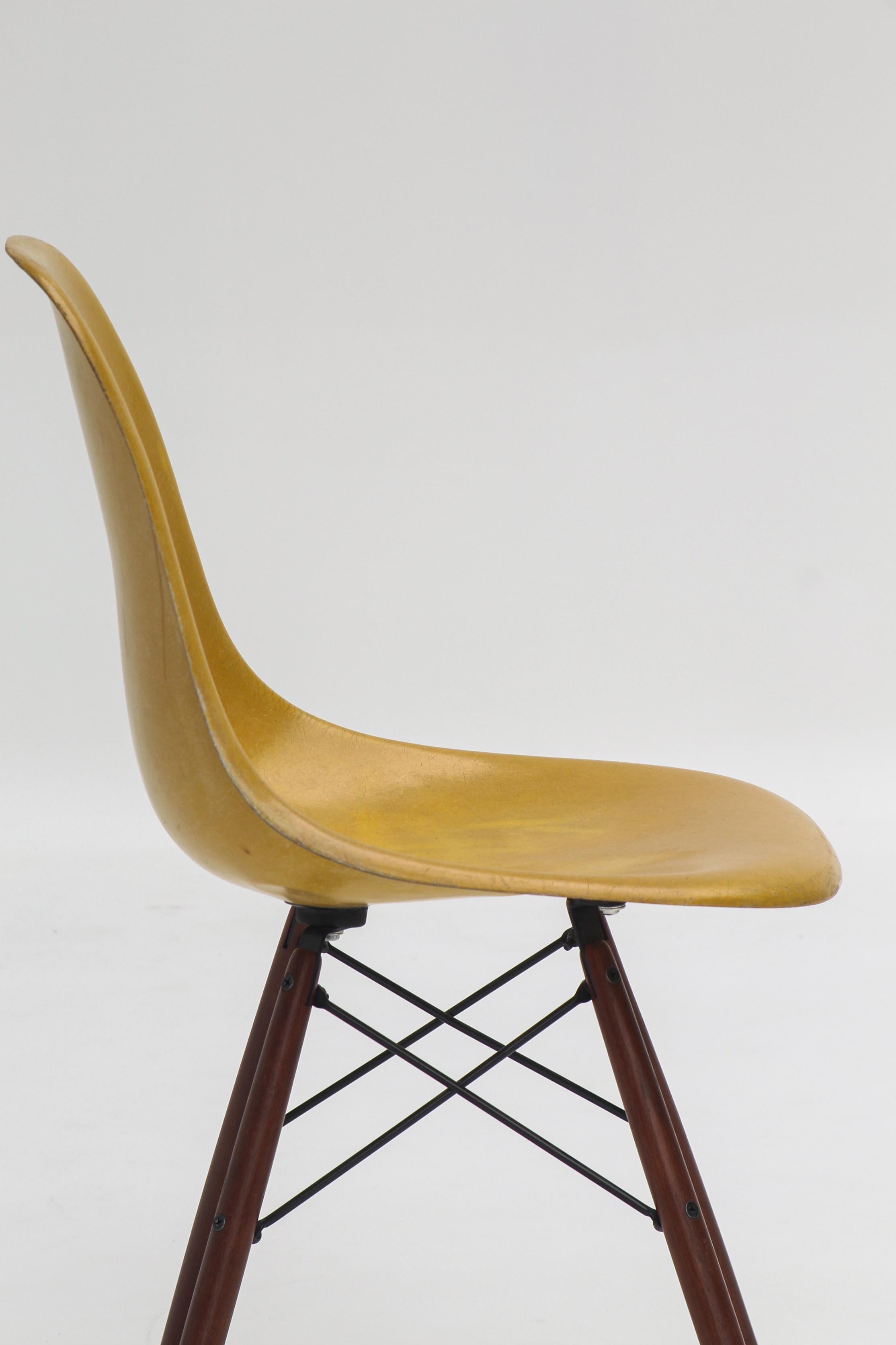 Chaise DSW par Charles & Ray Eames, édition Herman Miller im Zustand „Gut“ im Angebot in Rouen, FR