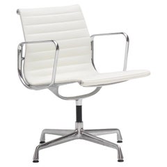 Chaise EA107 en cuir blanc par Charles & Ray Eames pour Vitra
