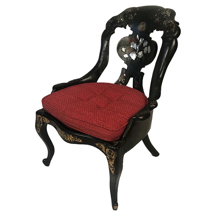 Chaise gondole Napoléon III en bois et papier mâché laqué noir et burgauté en vente