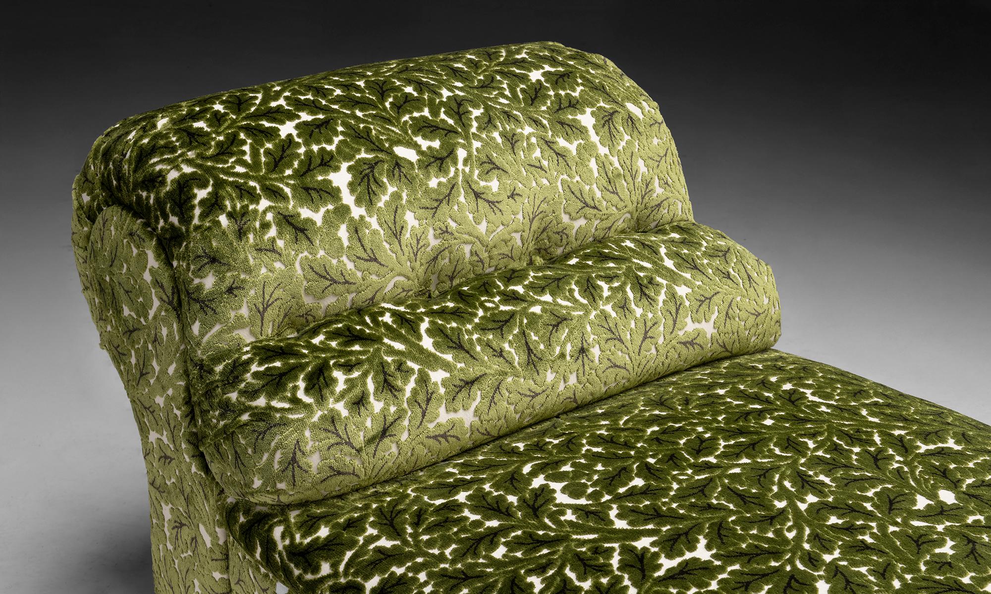 Chaise in House of Hackney Velvet, England circa 1890 In Good Condition For Sale In Culver City, CA