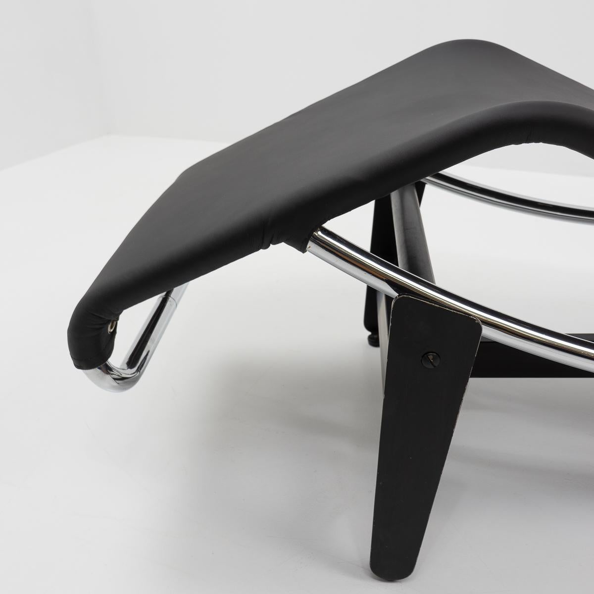 Chaise Longue 2072 / B306 (LC4) by Wohnbedarf, 1950s For Sale 4