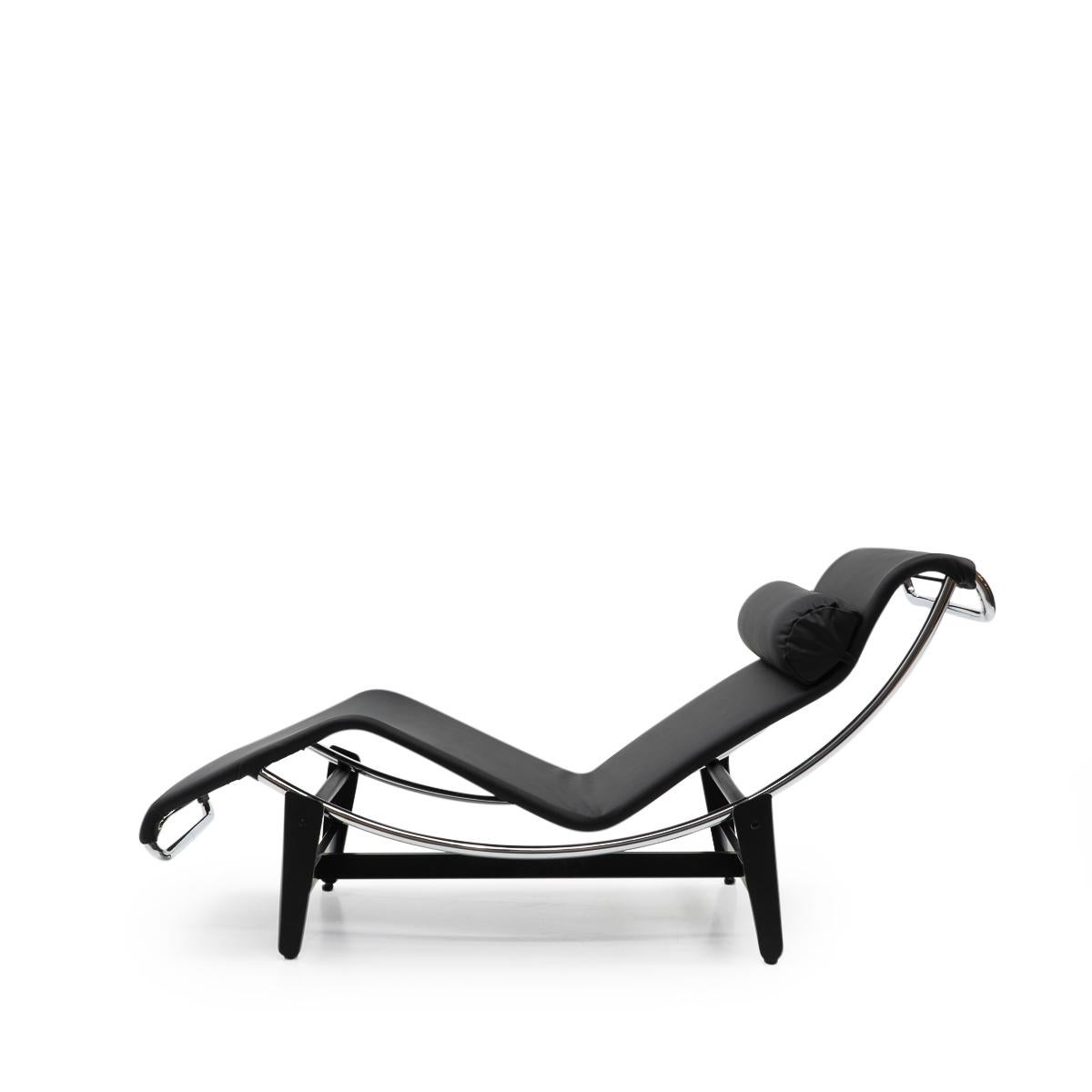  A very rare Chaise Longue 2072 / B306 liege by Le Corbusier, Pierre Jeanneret and Charlotte Perriand (The lounge bed is known as the LC4 from 1964, when Cassina started production).

Sigfried Giedion, Werner Max Moser and Rudolf Graber, the