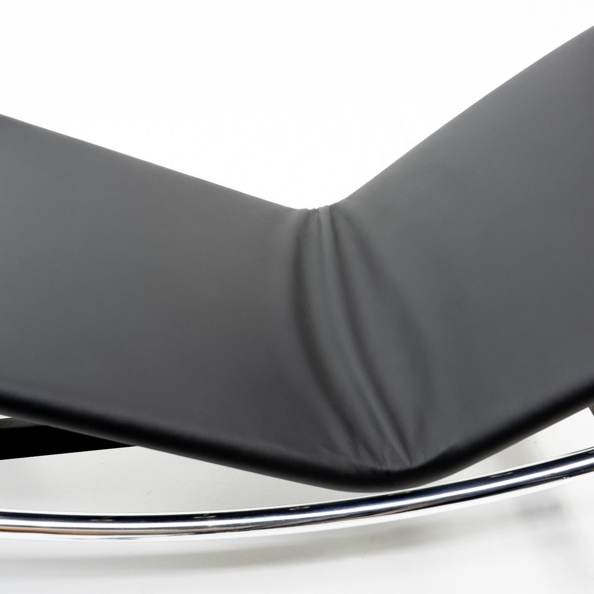 Chaise Longue 2072 / B306 (LC4) by Wohnbedarf, 1950s In Good Condition For Sale In Renens, CH