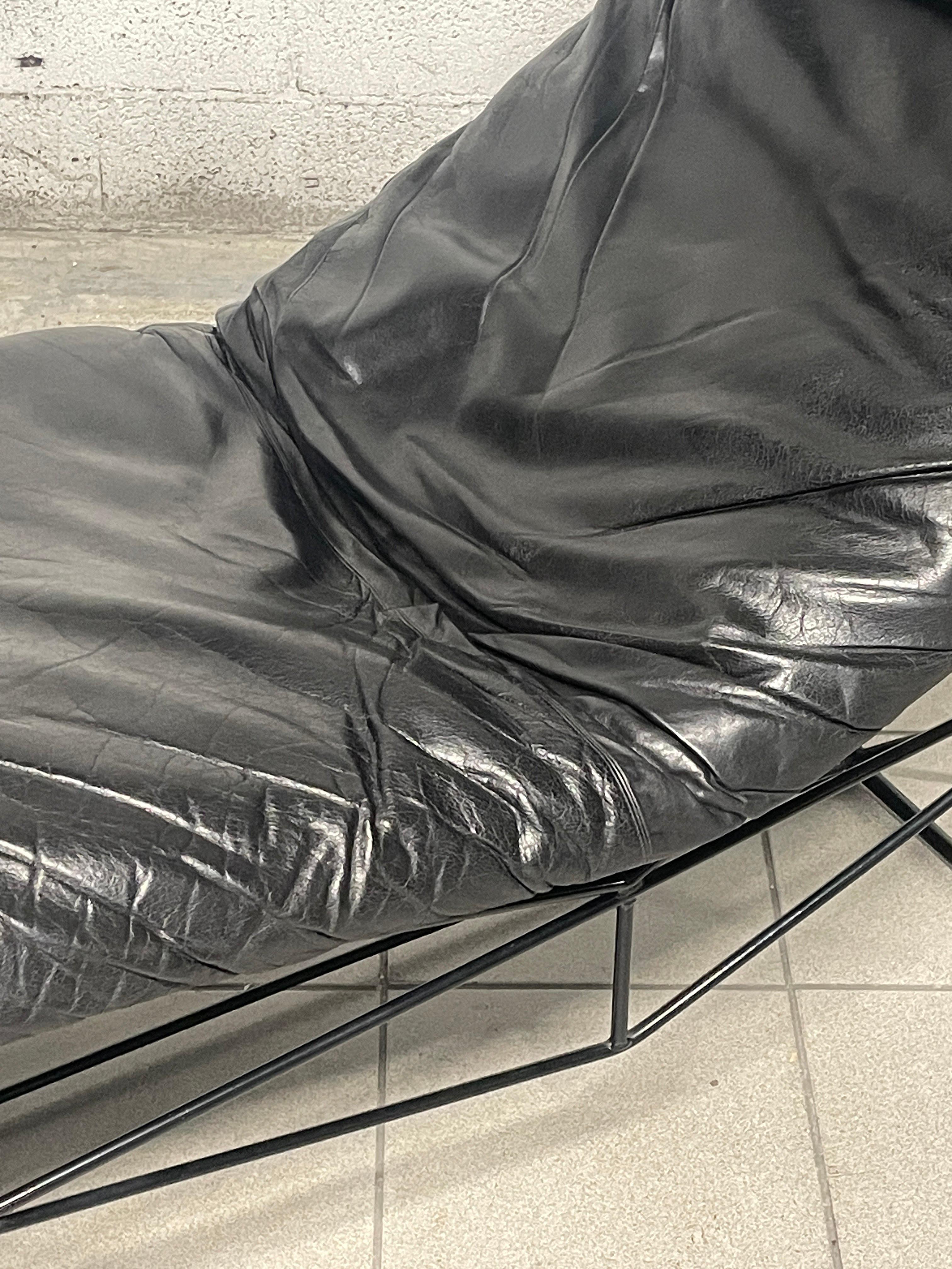 Chaise-longue de los años 80 diseñada por Paolo Passerini para UVET Italian en venta