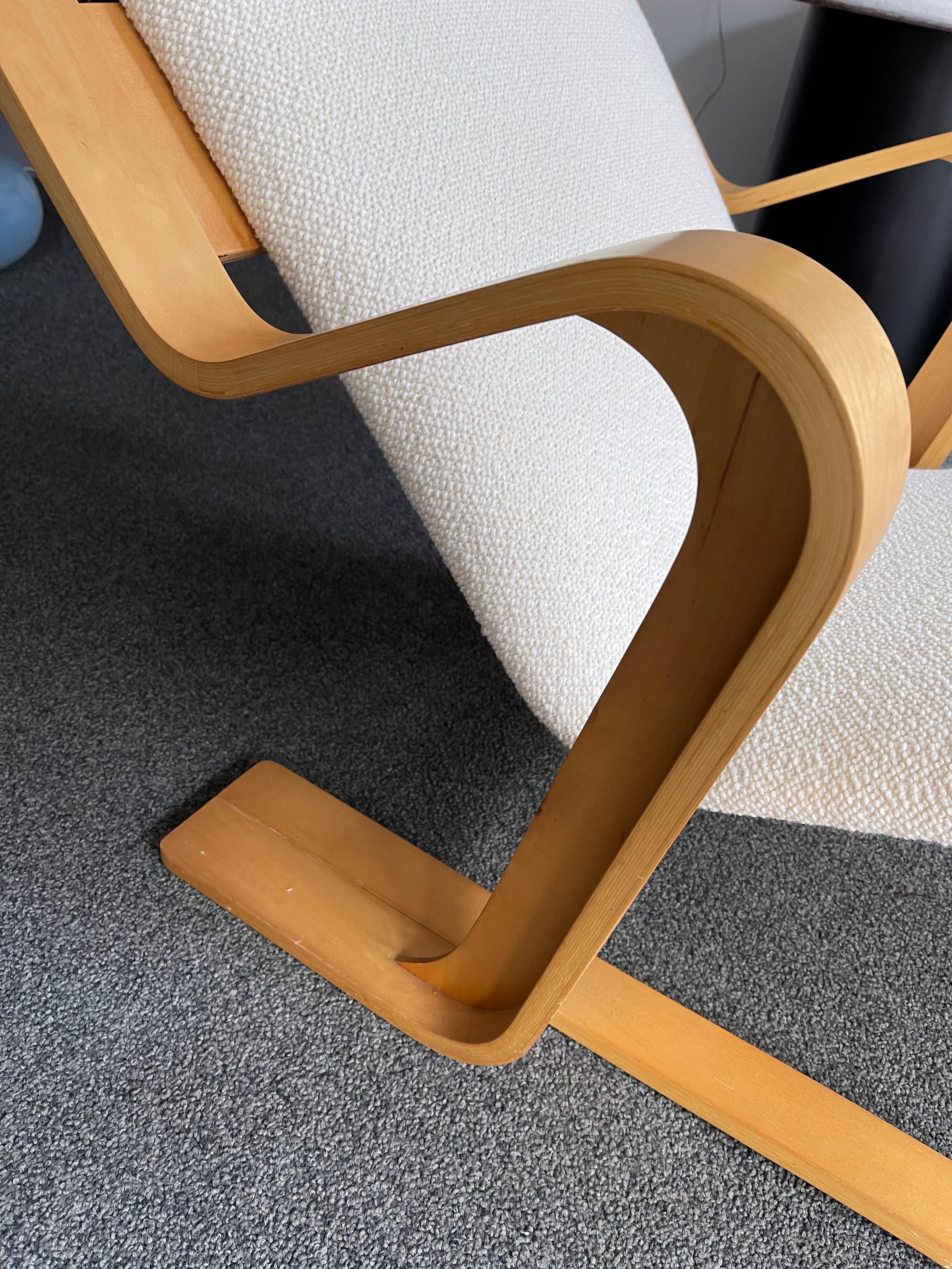 Chaise Longue Bentwood Bouclé Fabric by Marcel Breuer. Italy 12