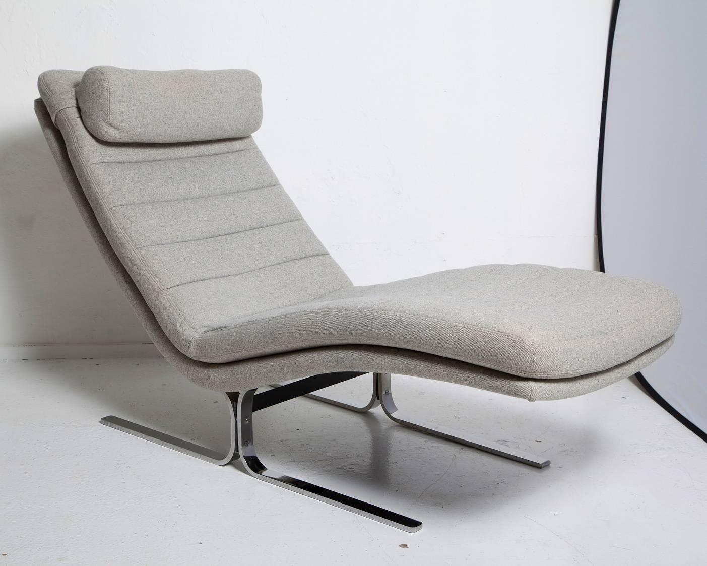 Mid-Century Modern 1970s Chromed Steel Chaise Longue by Brayton International