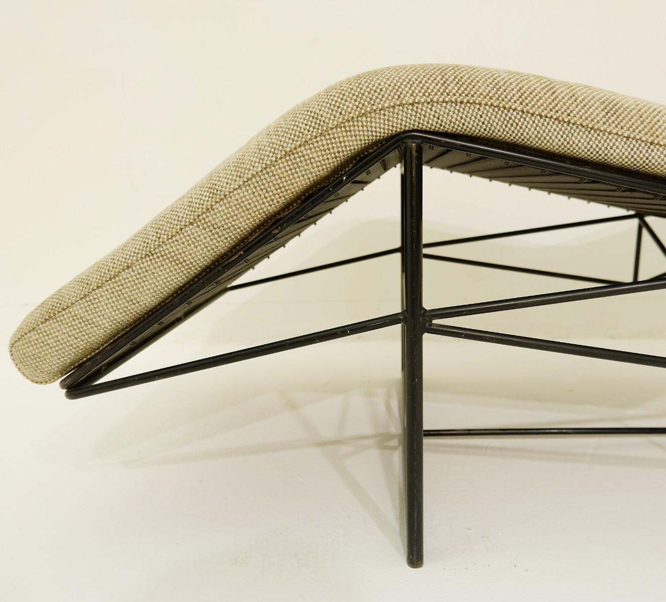 Modern Chaise Longue by Paolo Passerini for Uvet, 1985