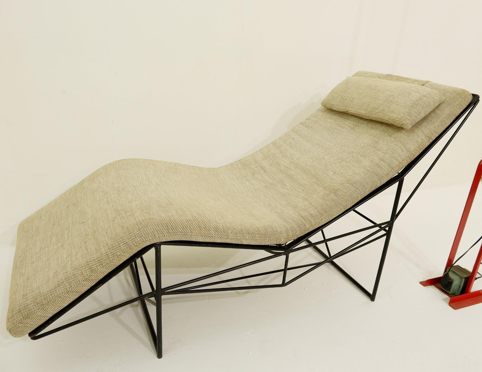 European Chaise Longue by Paolo Passerini for Uvet, 1985
