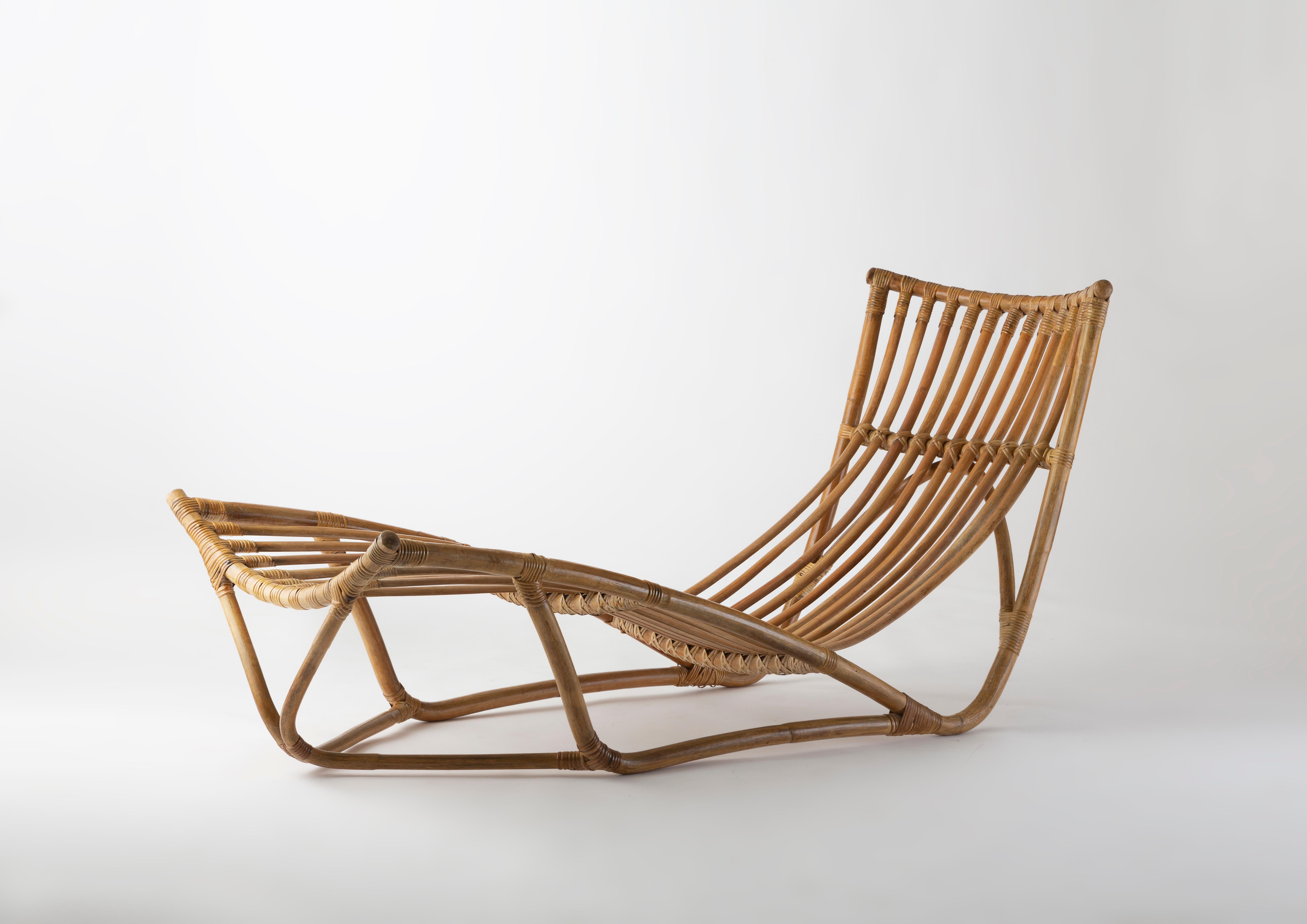 A very rare chaise longue by Yuzuru Yamakawa, one of founder's son of Yamakawa Rattan, one of the most important editor in Japan, in bamboo, manufactured by Yamakawa Rattan, Japan, with the editor’s label, circa 1960.