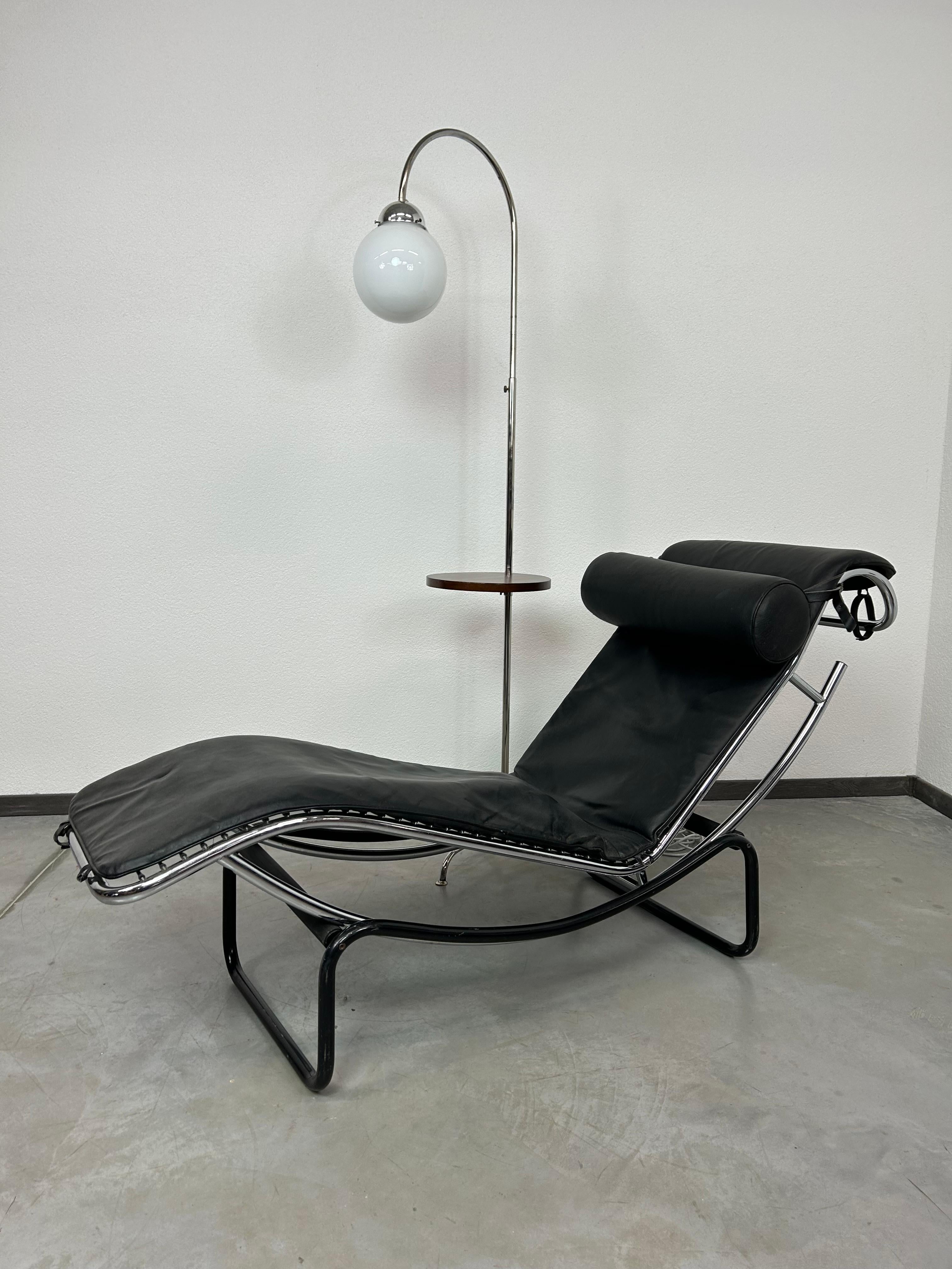 Finnish leather lounge chair named Amaca displayed in 1993 Stemma catalogue. Inspired by Le Courbisier LC4. Chrome plated tubular steel frame with leather upholstery. In very good original condition with signs of use.