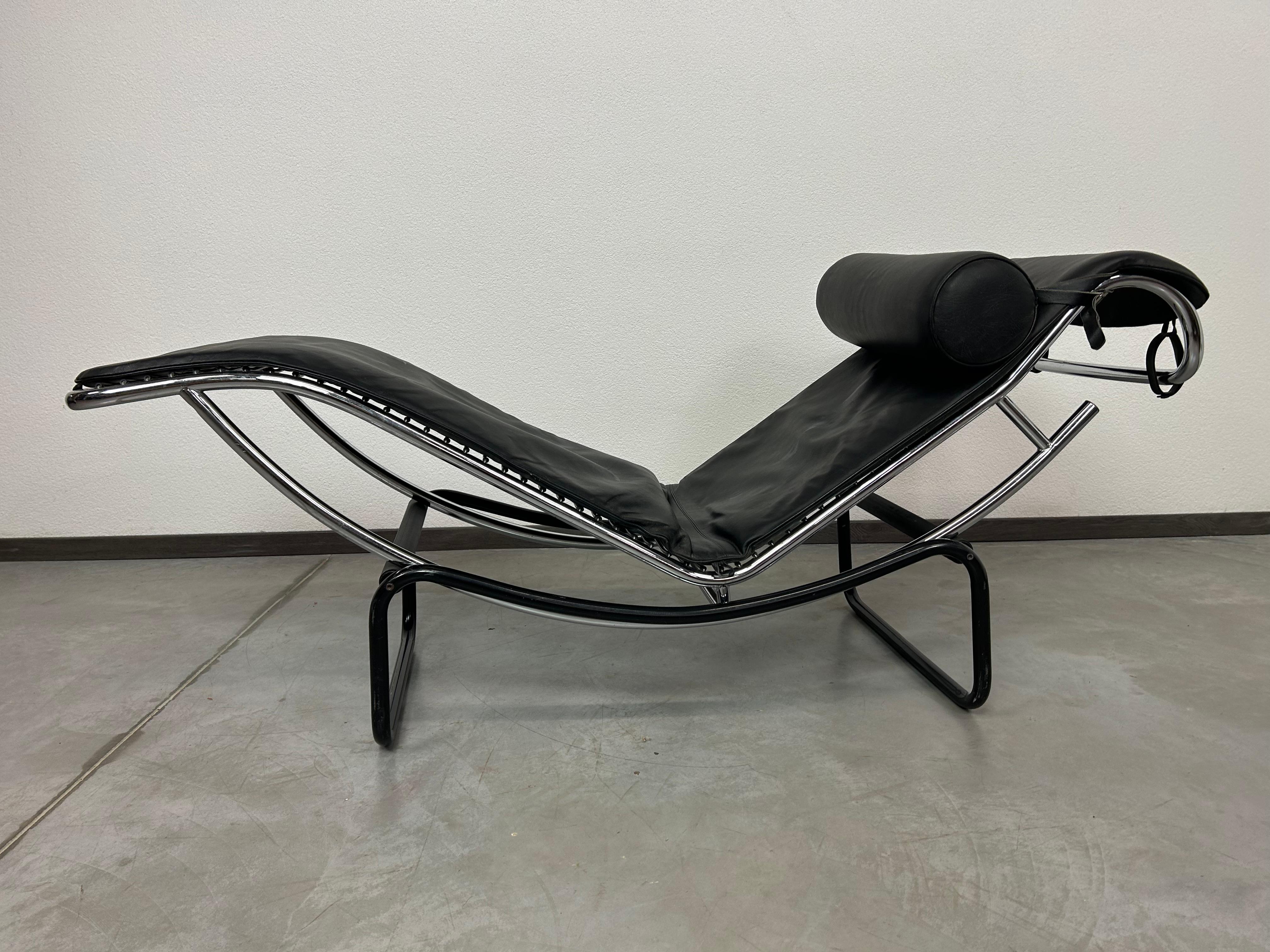 Finnish Chaise longue chair Amaca inspired by Le Corbusiers LC4 For Sale