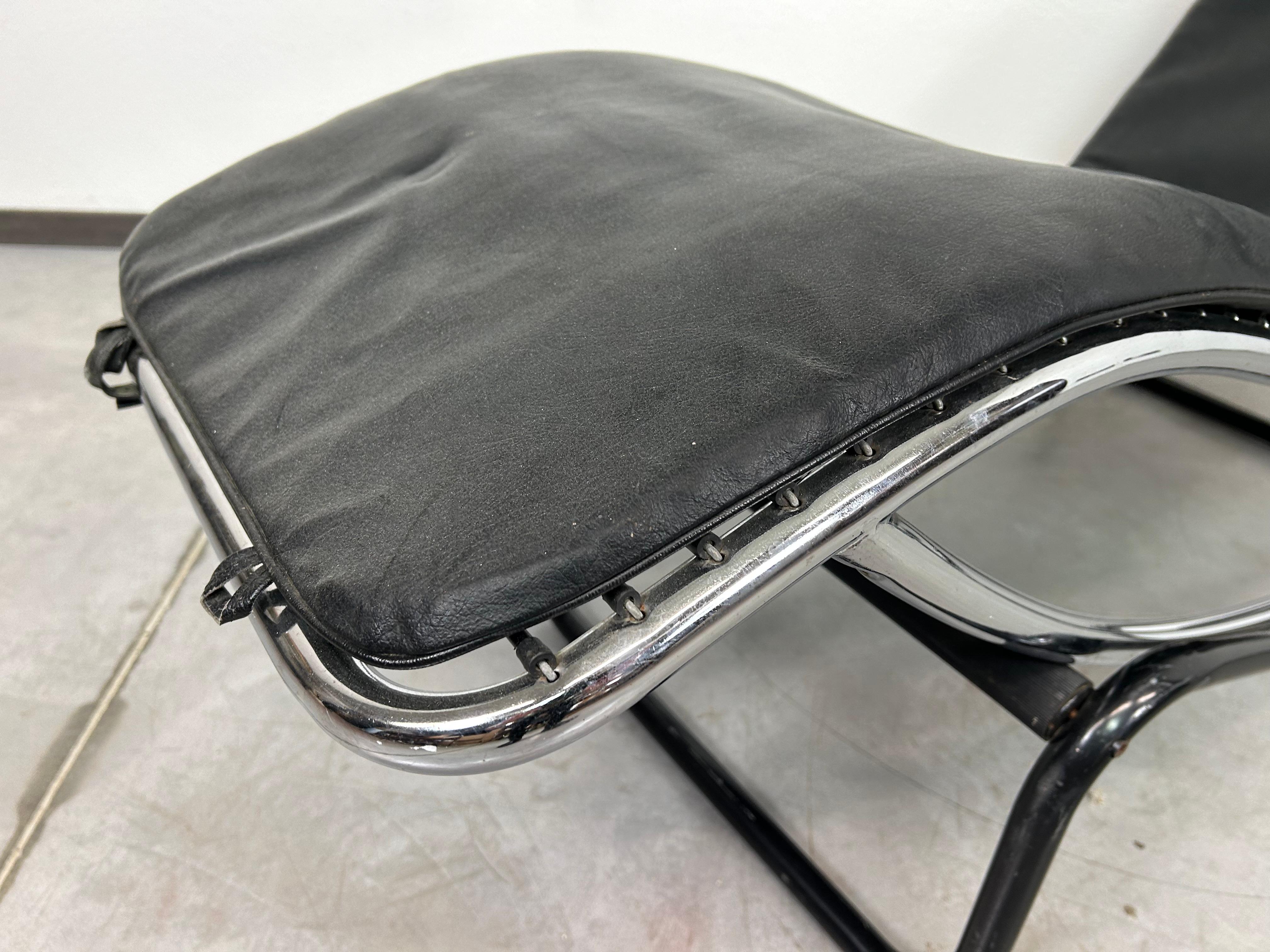 Chaiselongue-Stuhl Amaca, inspiriert von Le Corbusiers LC4 im Angebot 2