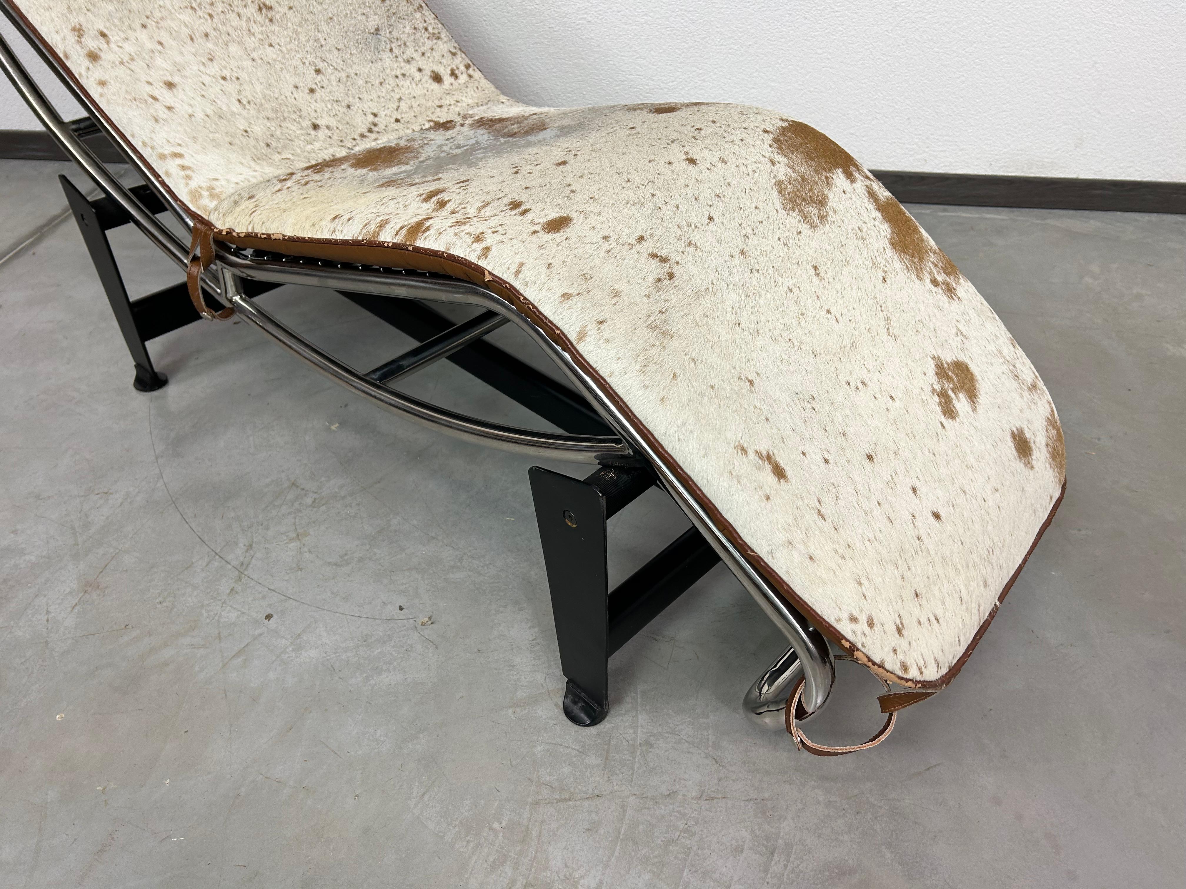 Chaise longue chair LC4 by Le Corbusier In Good Condition In Banská Štiavnica, SK