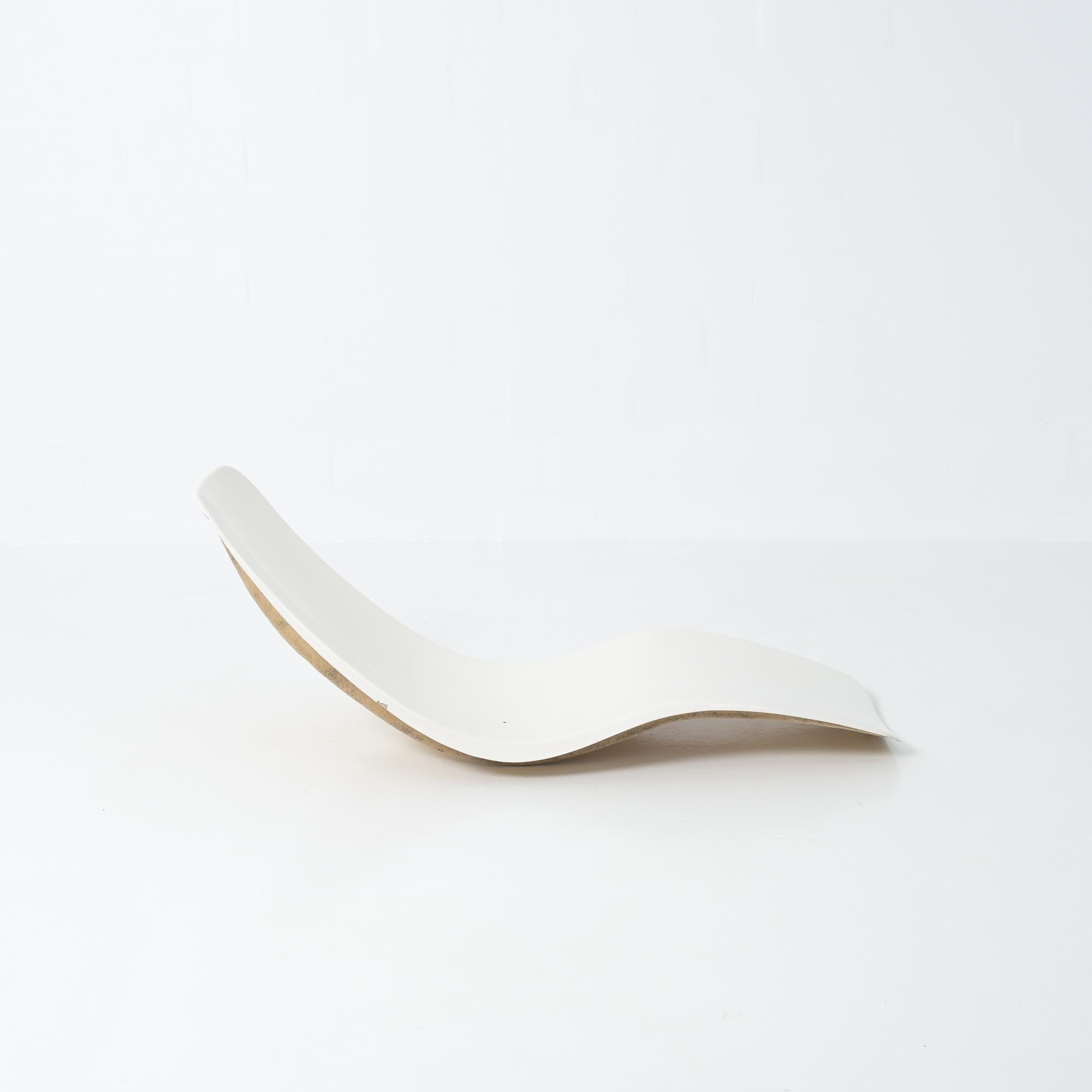 Chaise Longue Eurolax R1 de Charles Zublena Fibra de vidrio en venta