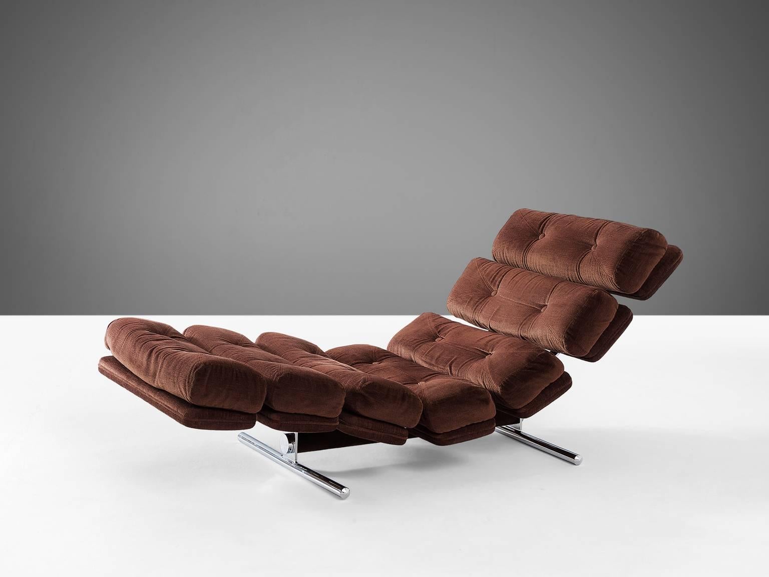 Ric Deforche for Gervan, chaise longue model 'Lord,' brown fabric and steel, Belgium, 1970.

Fantastic daybed in steel and brown fabric upholstery. This design dates from the 1970s. The segmented seating gives this lounge chair a nice curve and