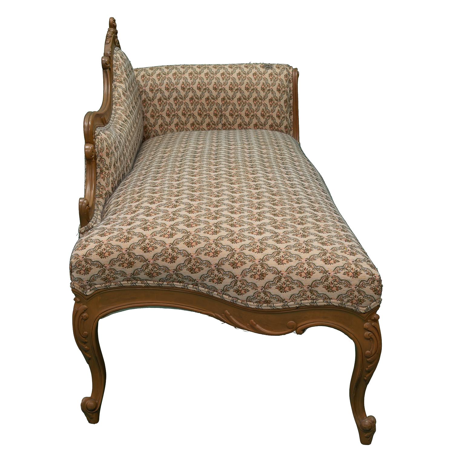 Chaise lounge French style Louis XV with the vintage tapestry of the 19th century.
