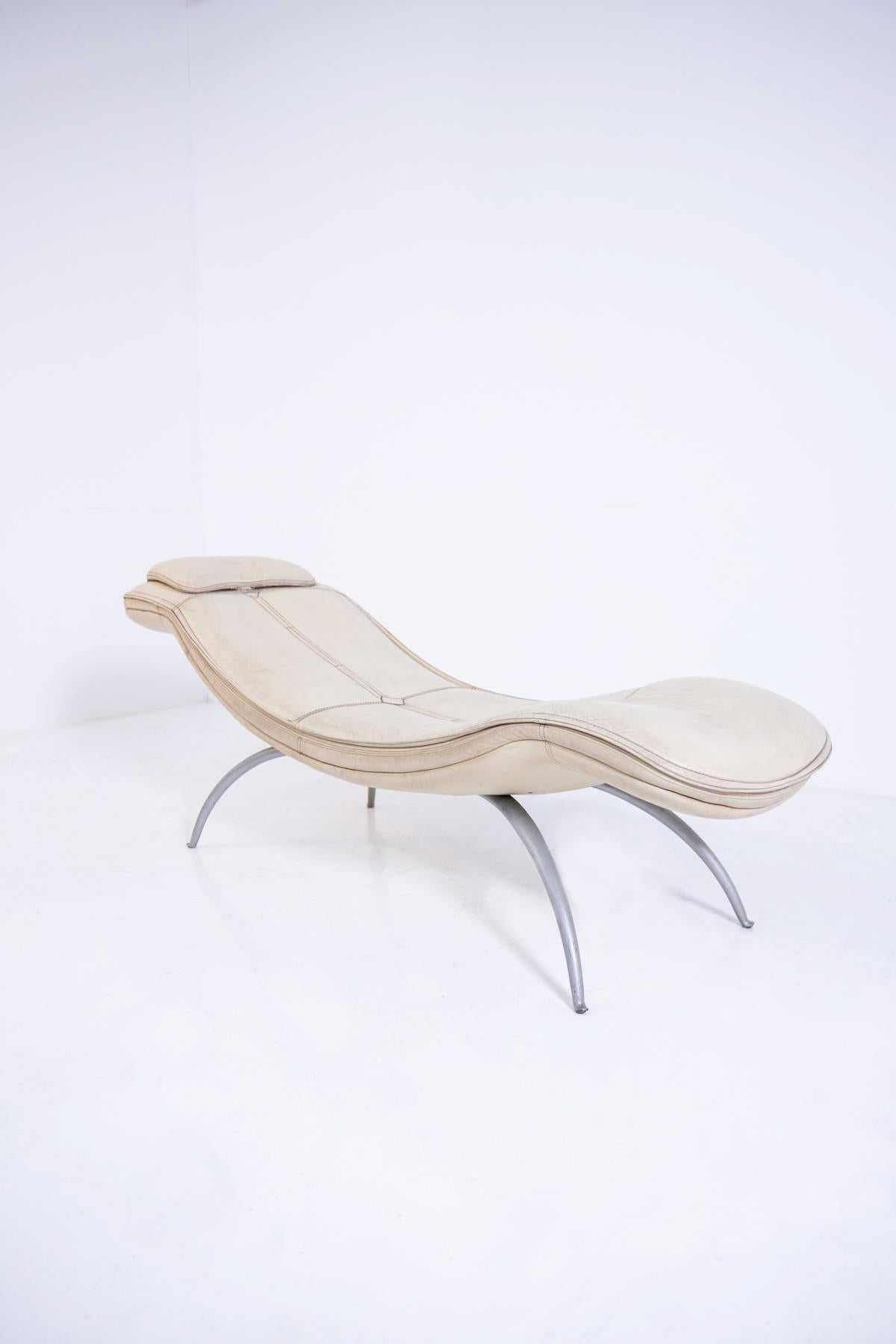 Late 20th Century Chaise Longue in Leather Prod. by Moroso, 1970s