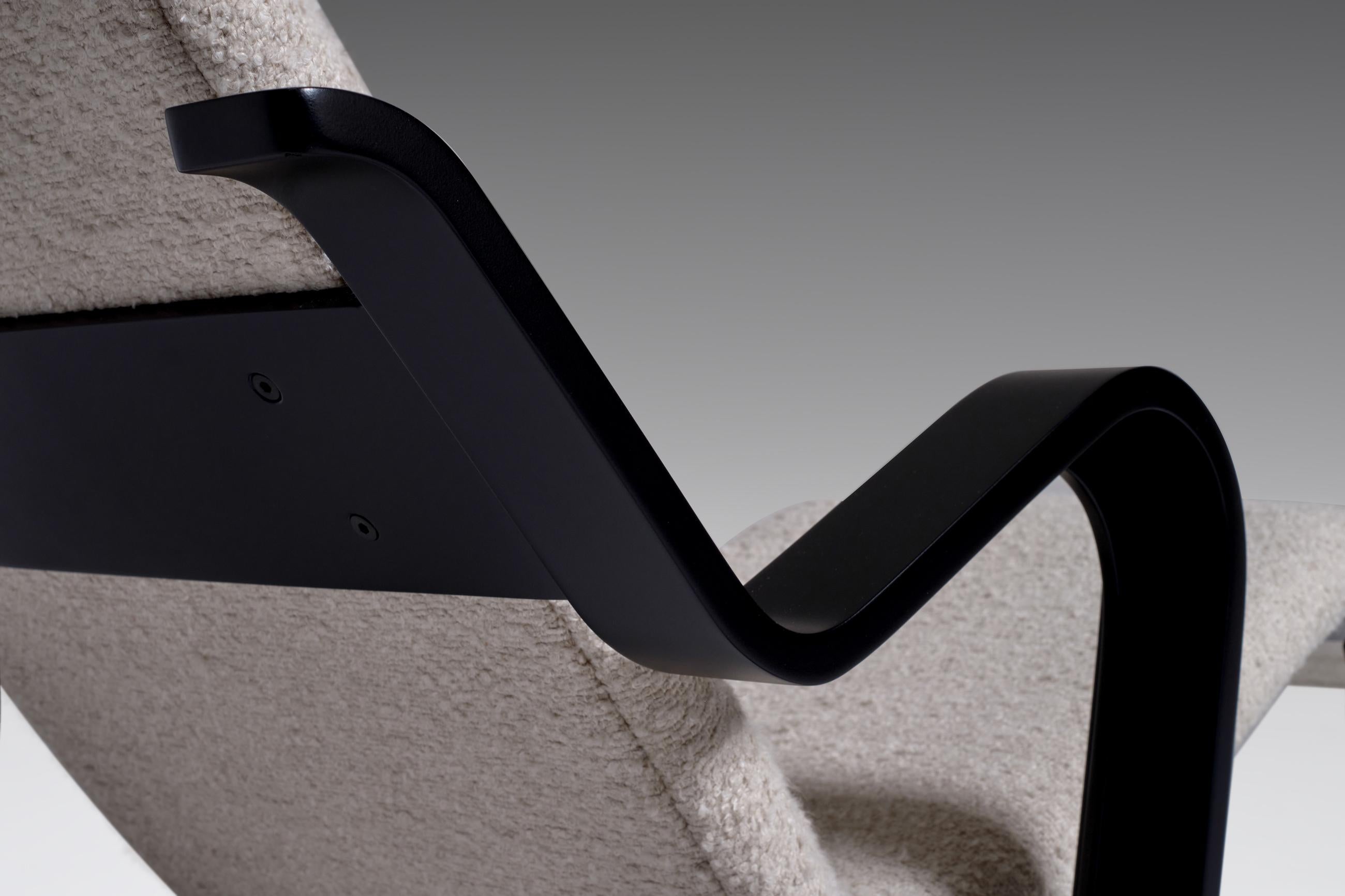 English Chaise Longue in Plywood and Bouclé by Marcel Breuer