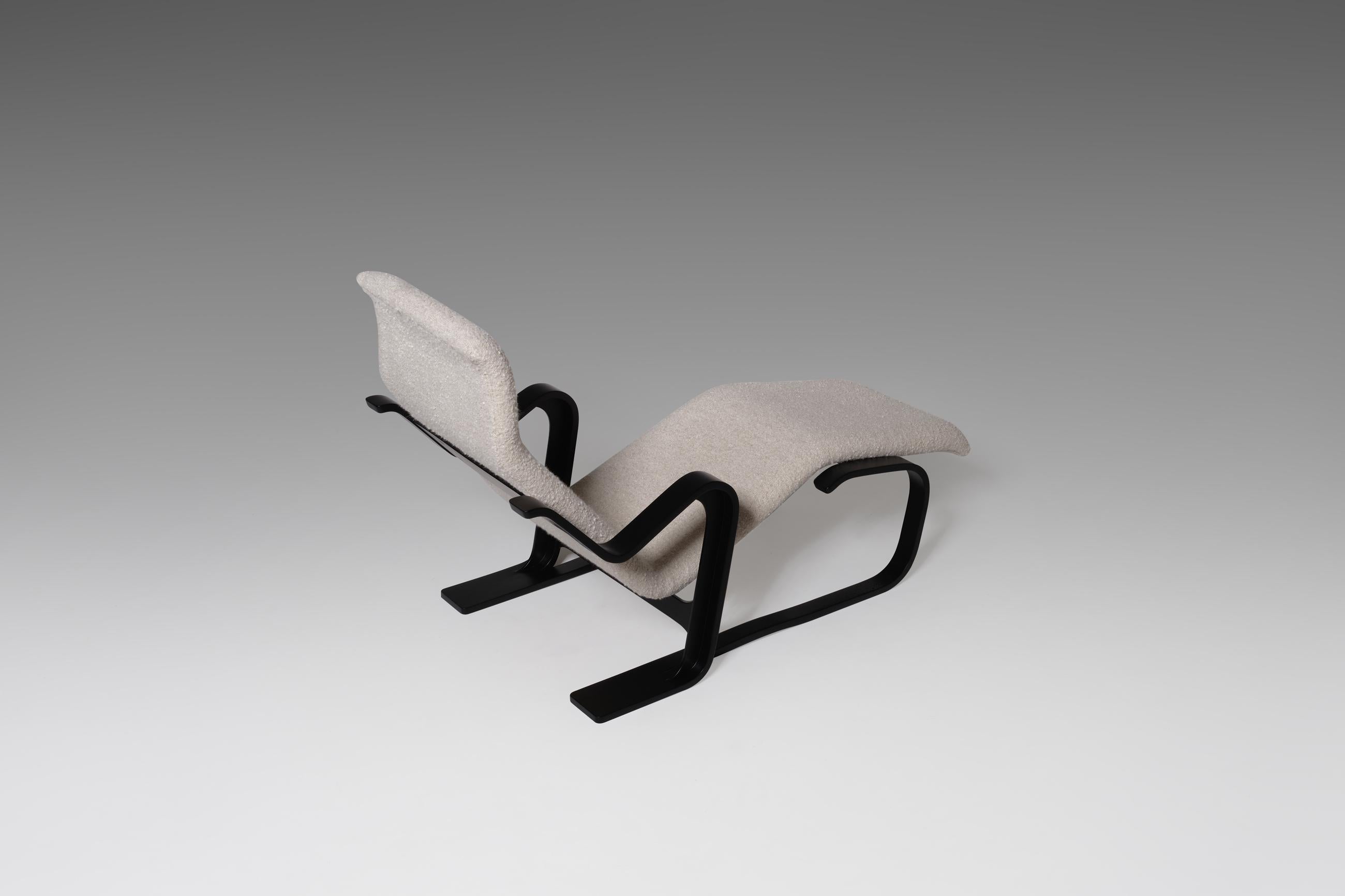 Fabric Chaise Longue in Plywood and Bouclé by Marcel Breuer