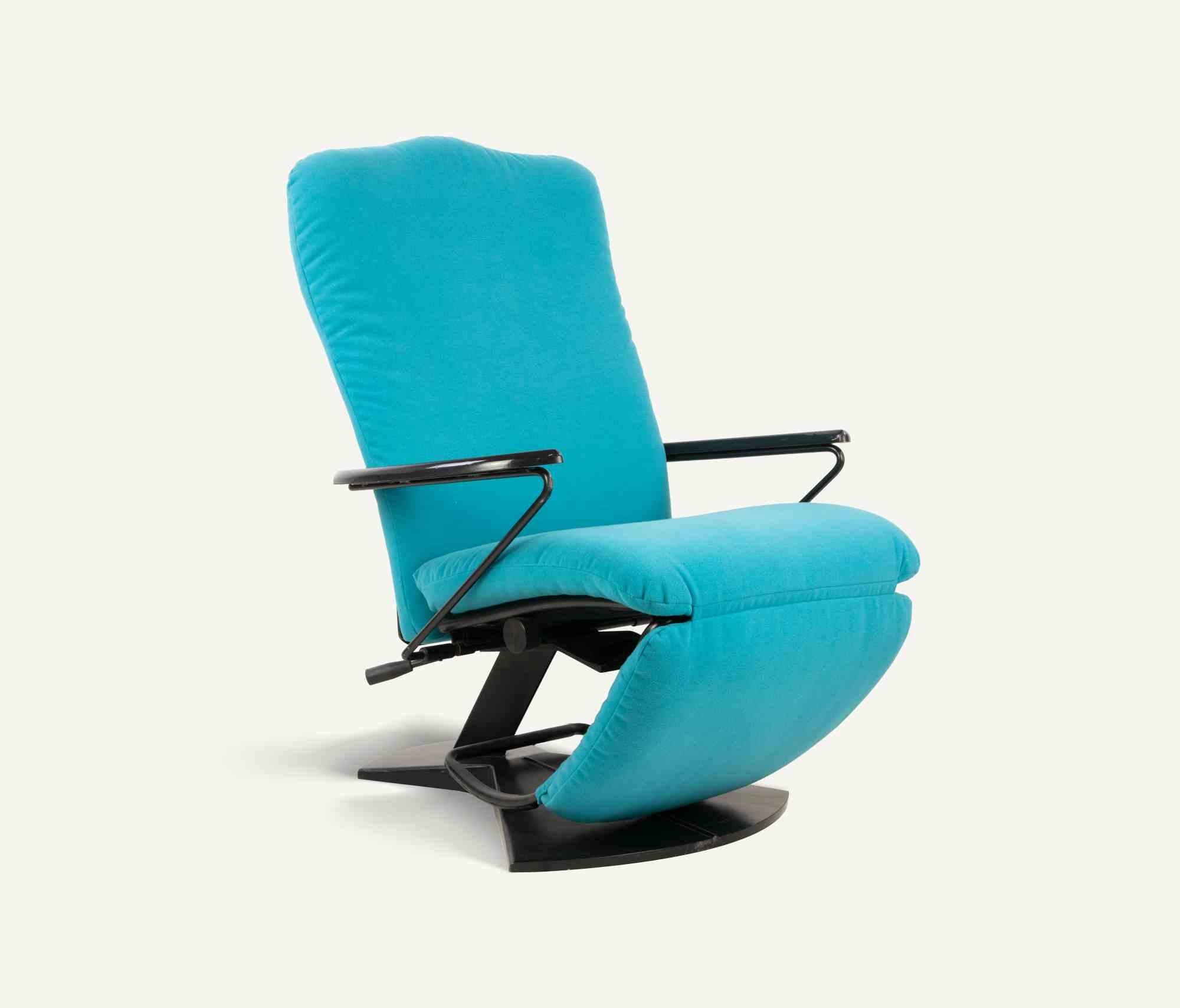 Chaise Longue Produzione italiana anni '70.

Metallo verniciato e tessuto padronale.

Buone condizioni.