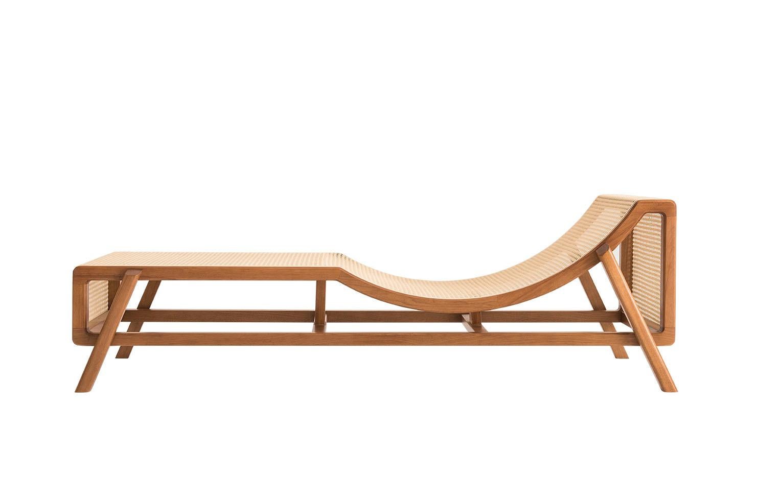 Hand-Crafted Chaise Longue, Jequibá Brazilian Wood and Natural Straw For Sale