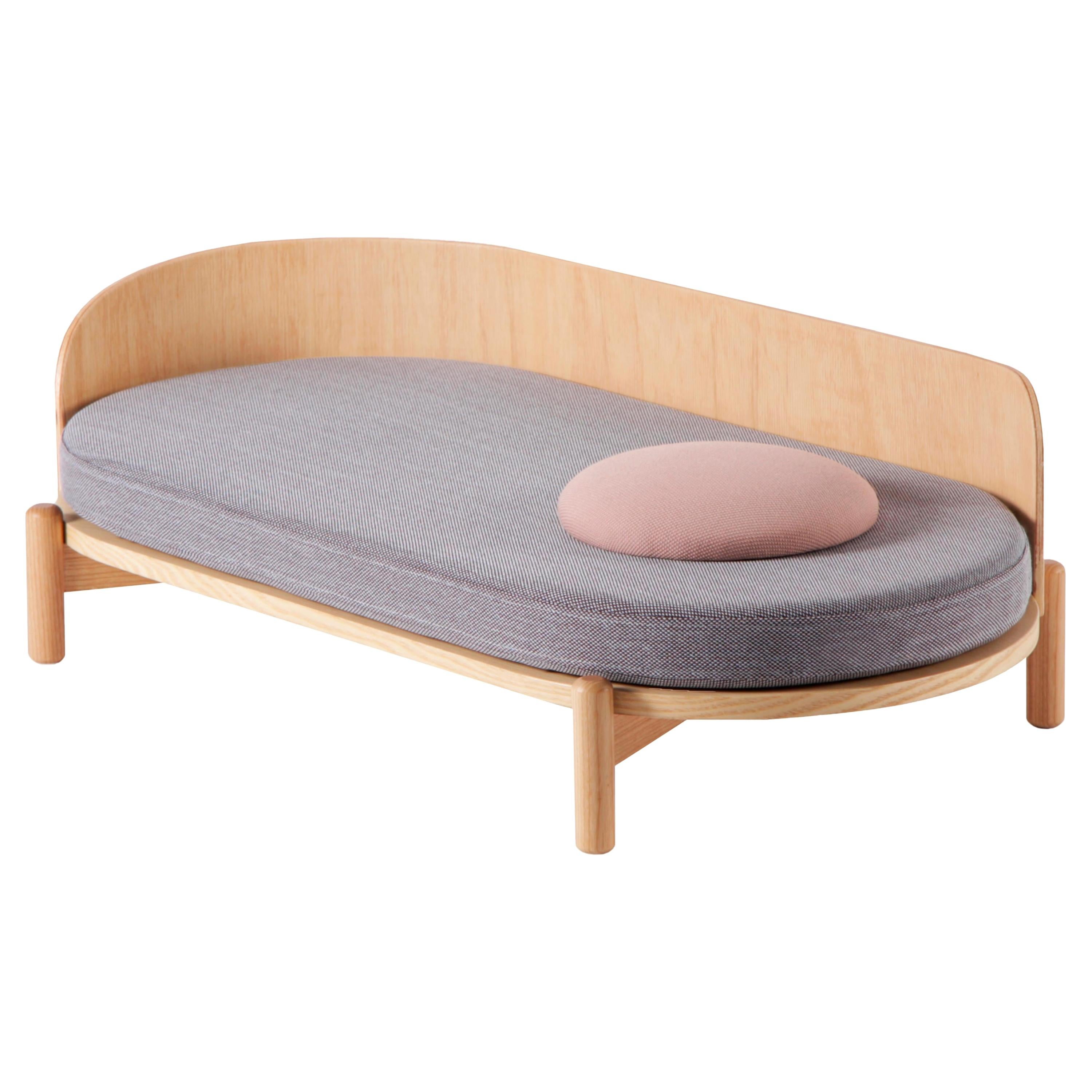 Chaise Longue "Knap" in Oak and Light Gray For Sale