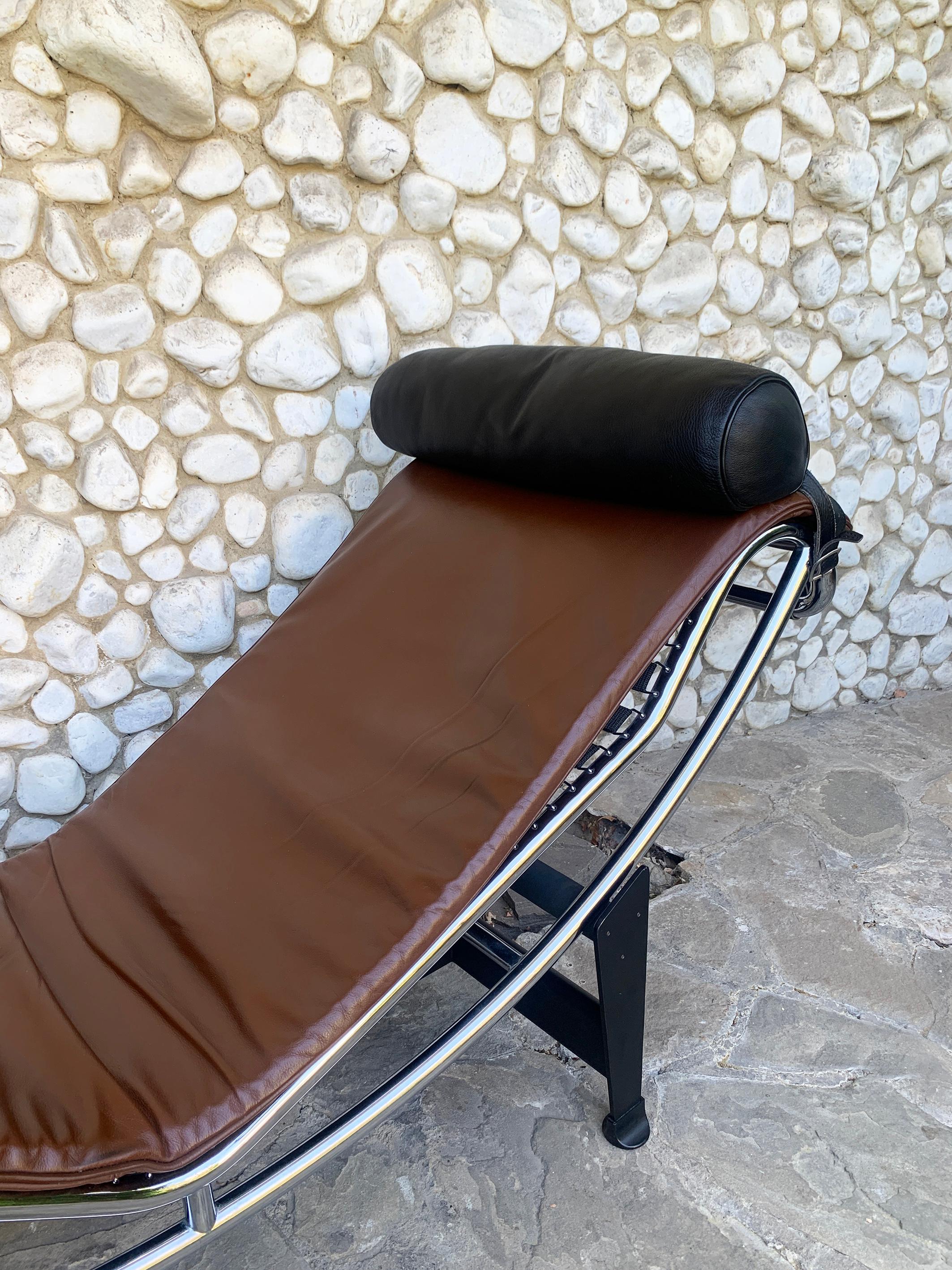Mid-Century moderno Chaise Longue LC4 in pelle marrone Le Corbusier Perriand Cassina Cert. of Auth. in vendita